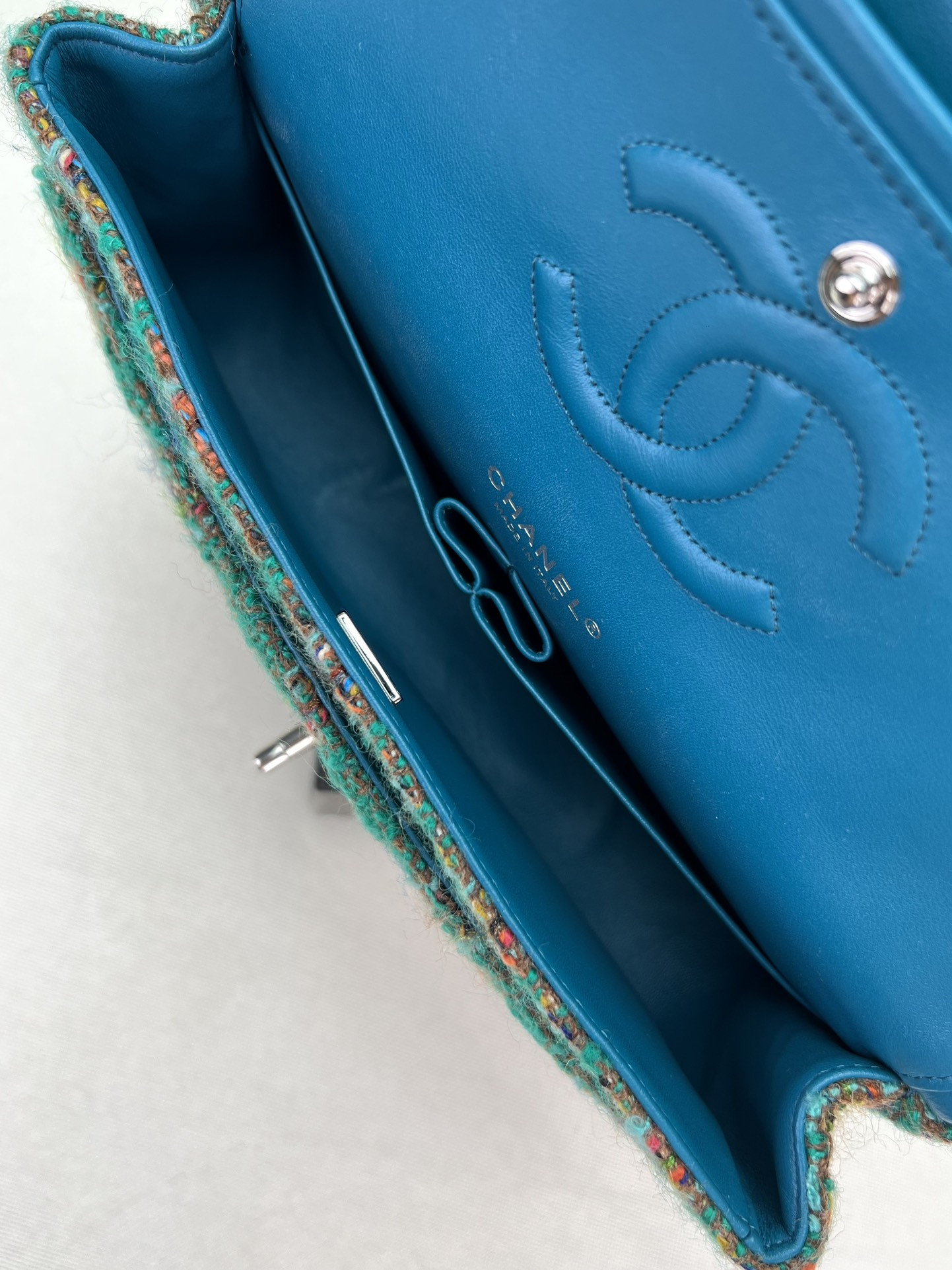 Ch**el Classic Flap Bag 25cm