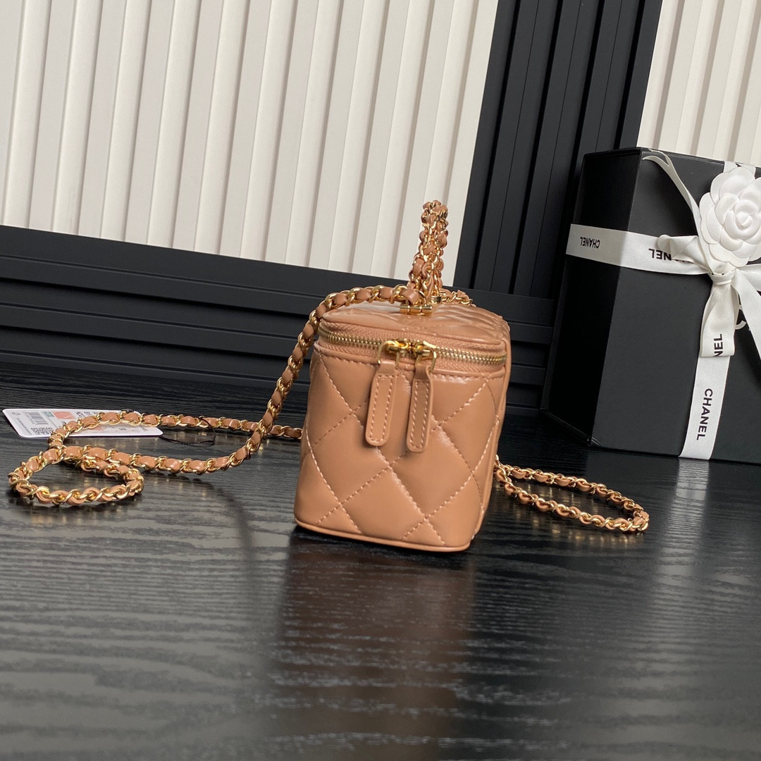 Ch**el Clutch With Chain 9.5x 17x 8CM