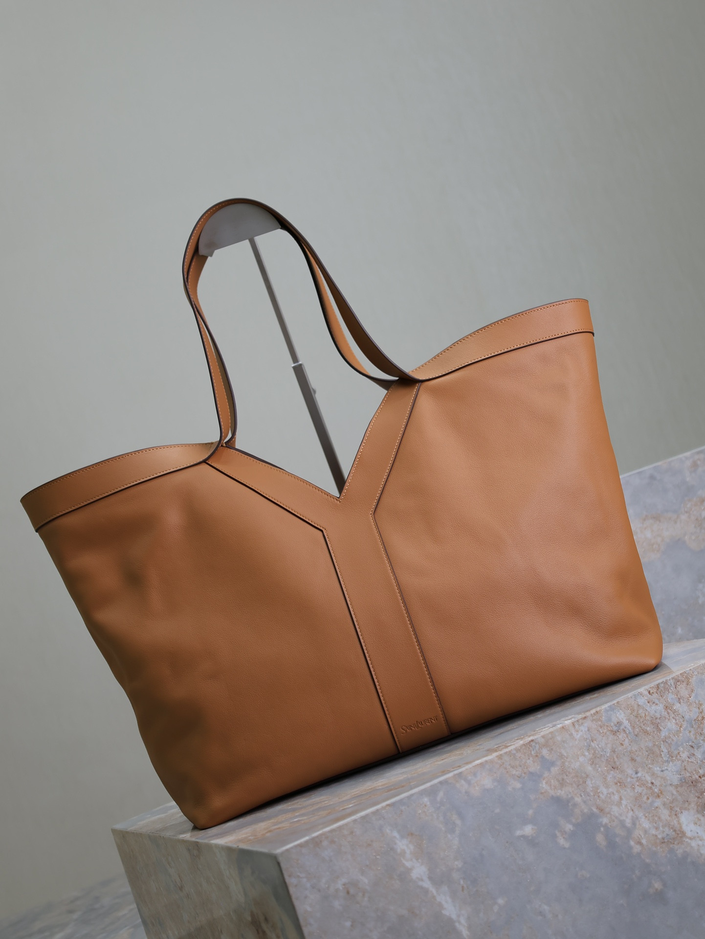 Y51 WHY TOTE 38 39x34x22cm