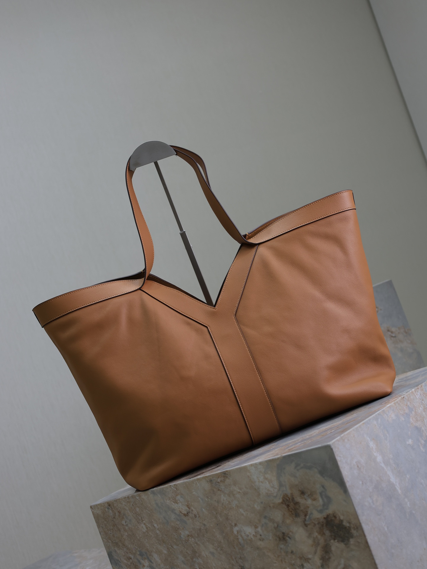 Y51 WHY TOTE 38 39x34x22cm