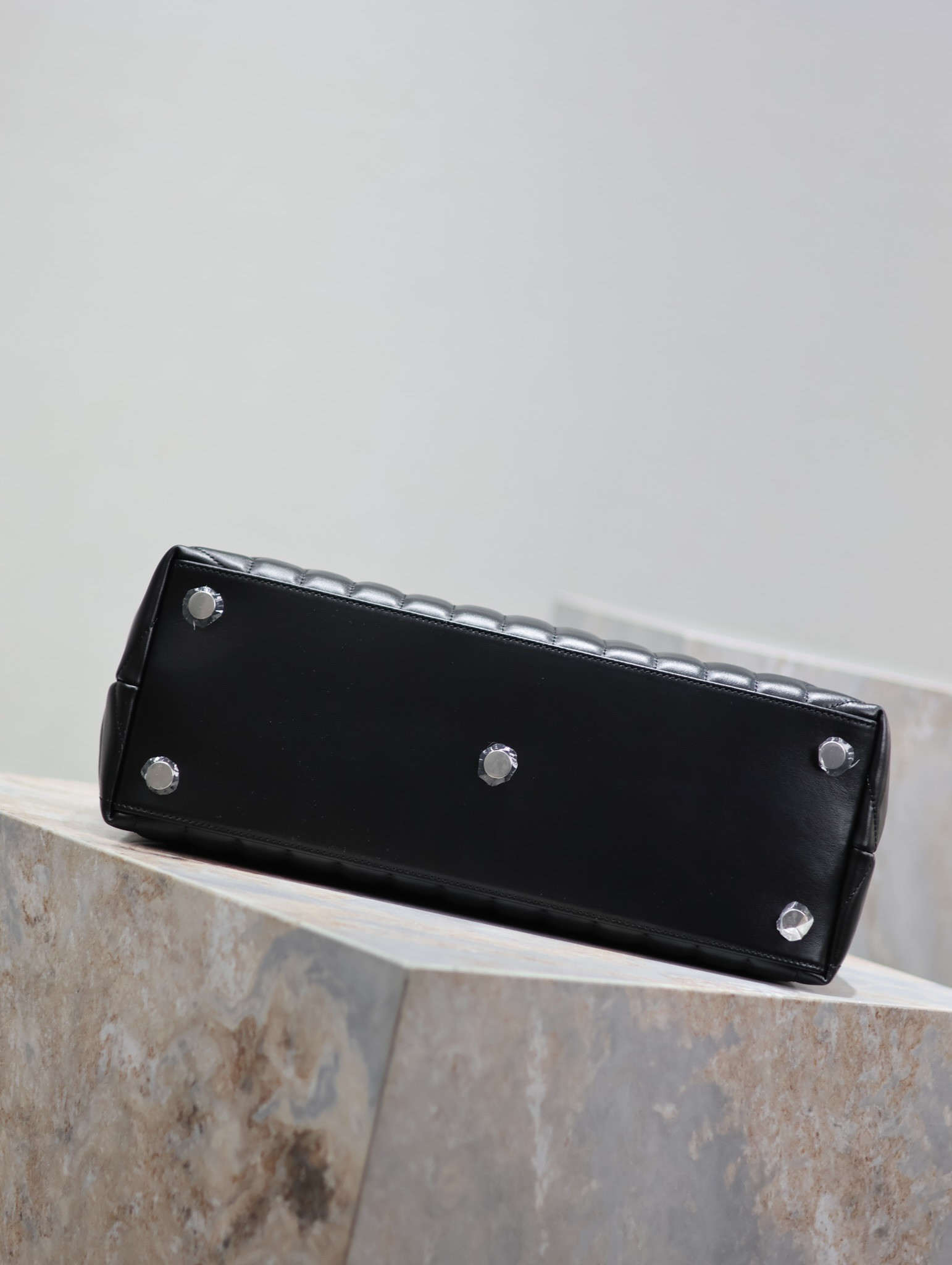 Y51 LouLou 36×27×14cm