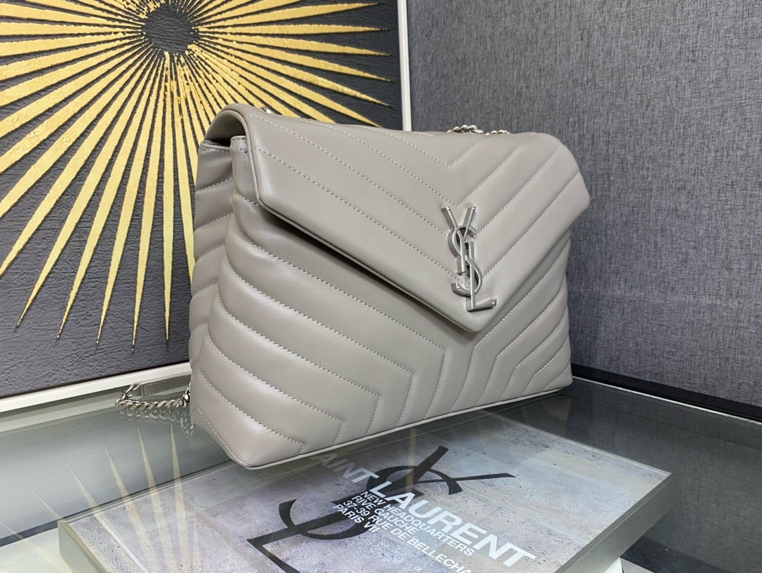 Y51 LOULOU QUILTED LEATHER 32x22x9cm