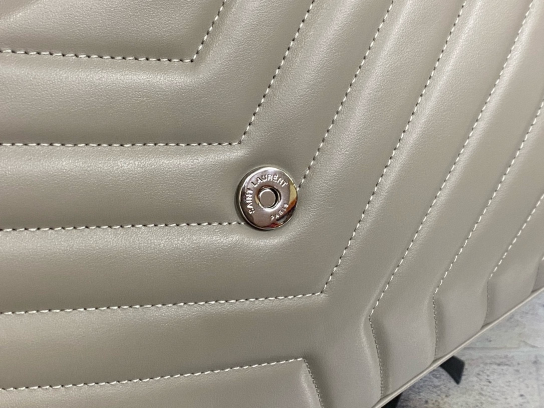 Y51 LOULOU QUILTED LEATHER 32x22x9cm