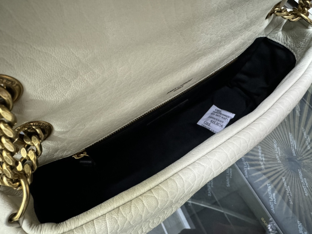 Y51 Calypso small in plunged lambskin 26x14x7cm