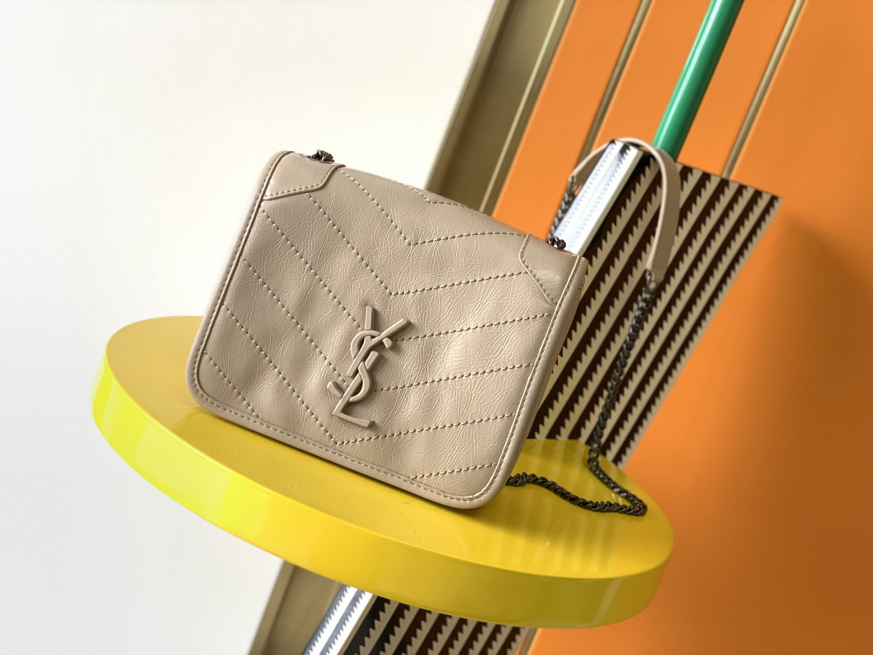 Y51 NIKI CHAIN WALLET IN SHINY LEATHER WHITE 19 x 15 x 6 CM