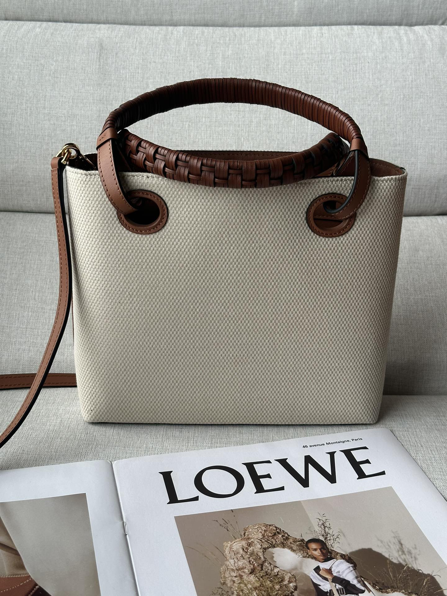 L0ew* Anagram Tote 22x9x19.5cm (no charm)