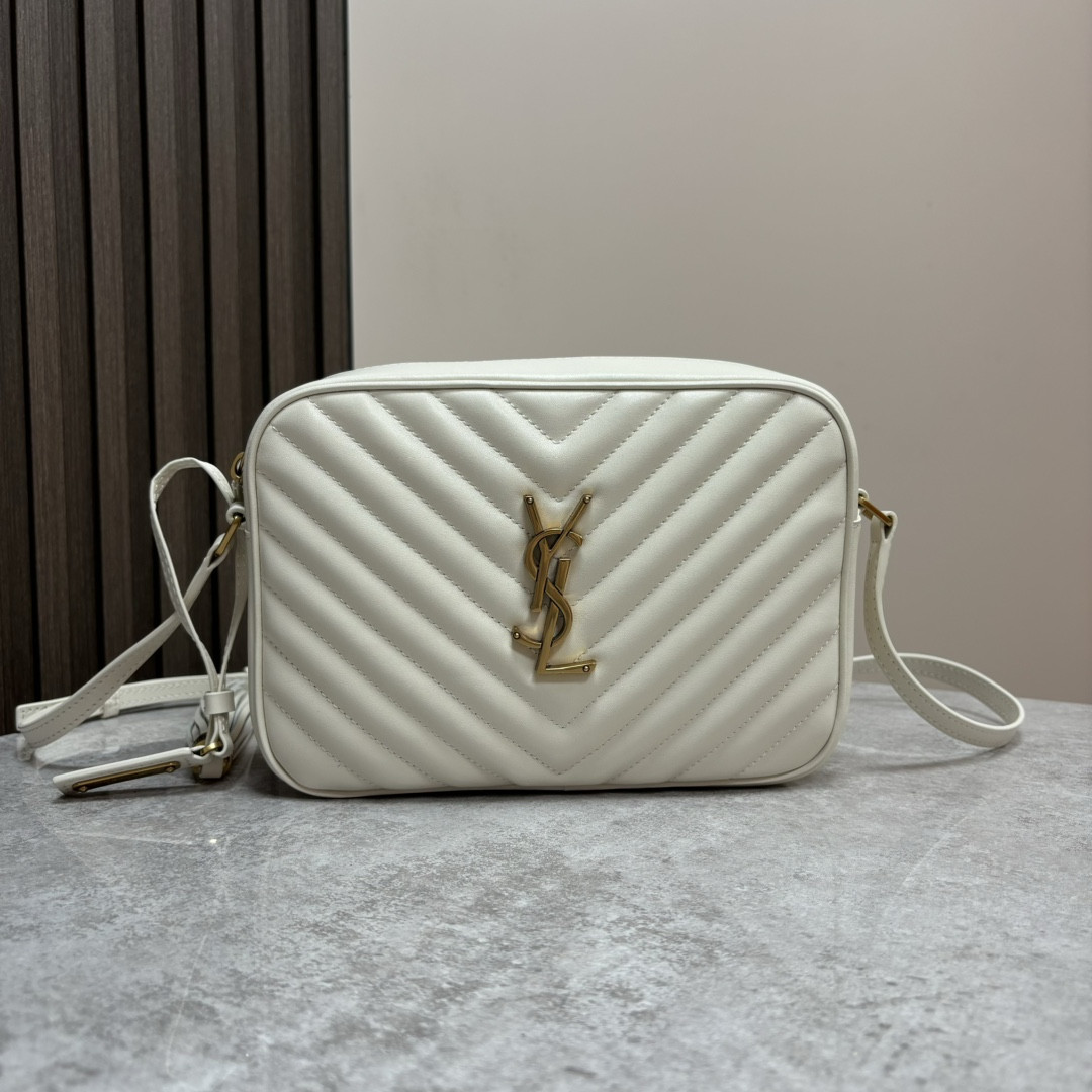 Y51 LOU camera bag in quilted leather 23x16x6cm