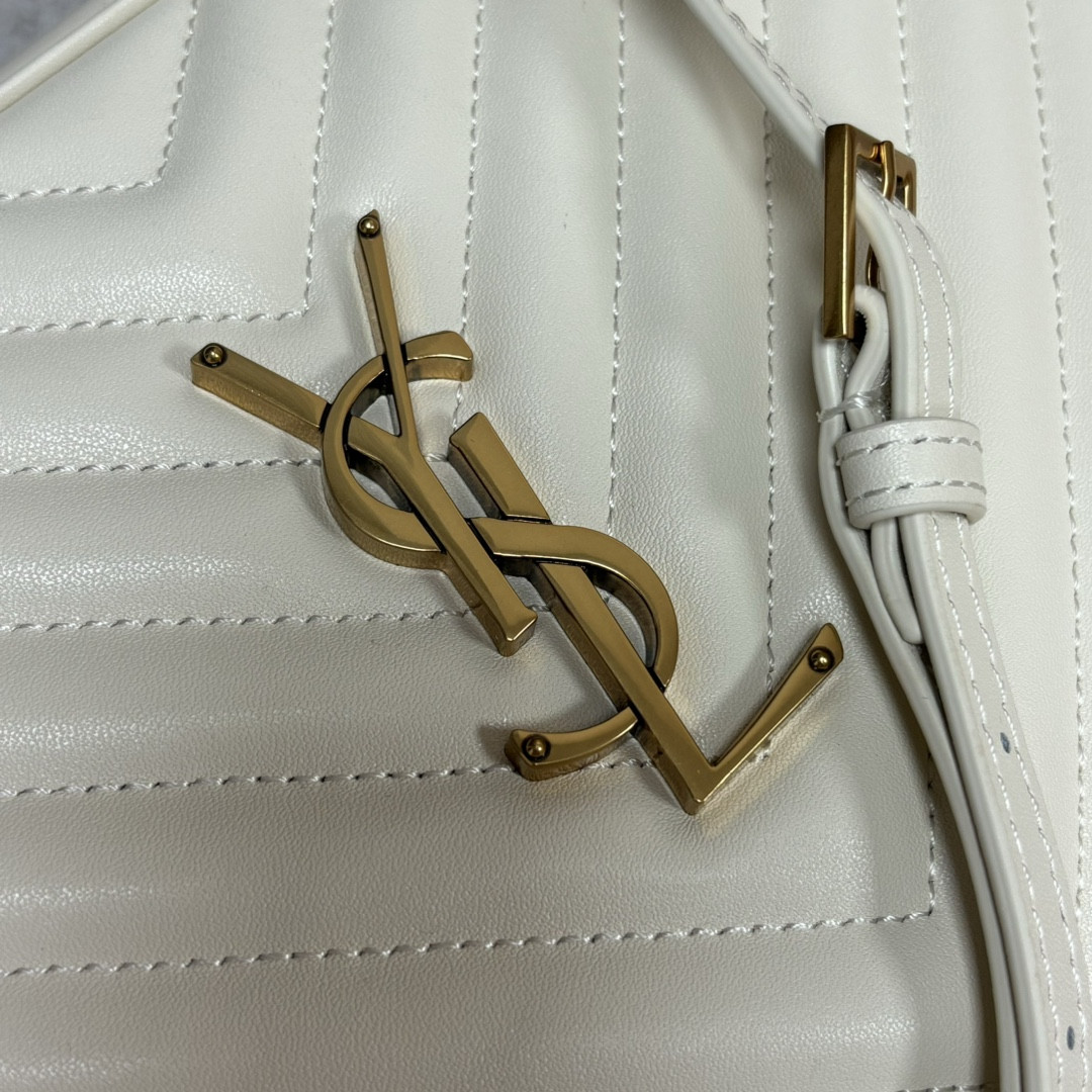 Y51 LOU camera bag in quilted leather 23x16x6cm