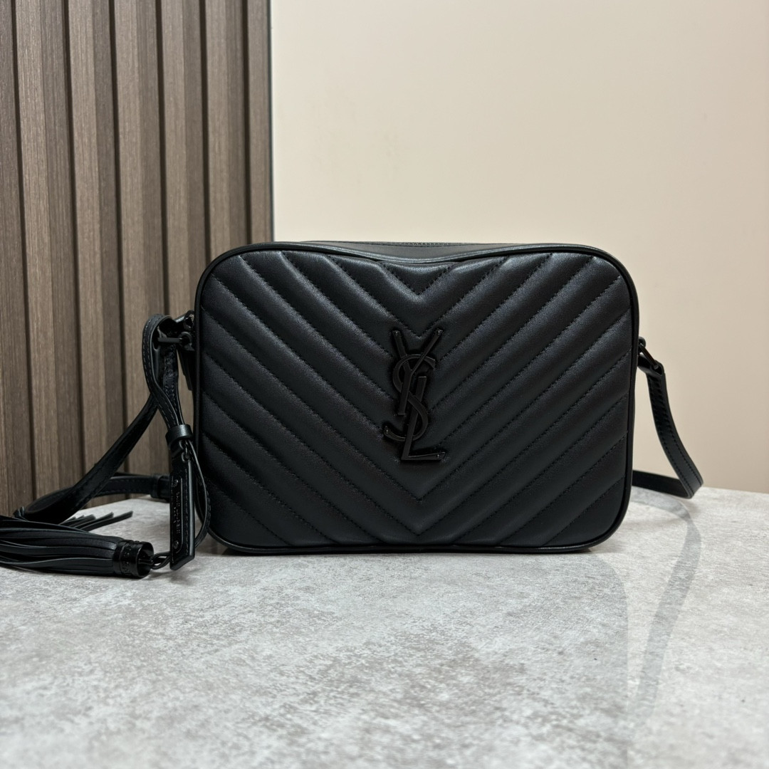 Y51 LOU camera bag in quilted leather 23x16x6cm