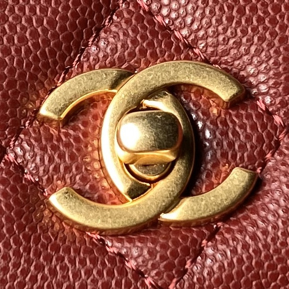 Ch**el WALLET ON CHAIN Grained Shiny Calfskin & Gold-Tone Metal 12 × 19 × 5 cm