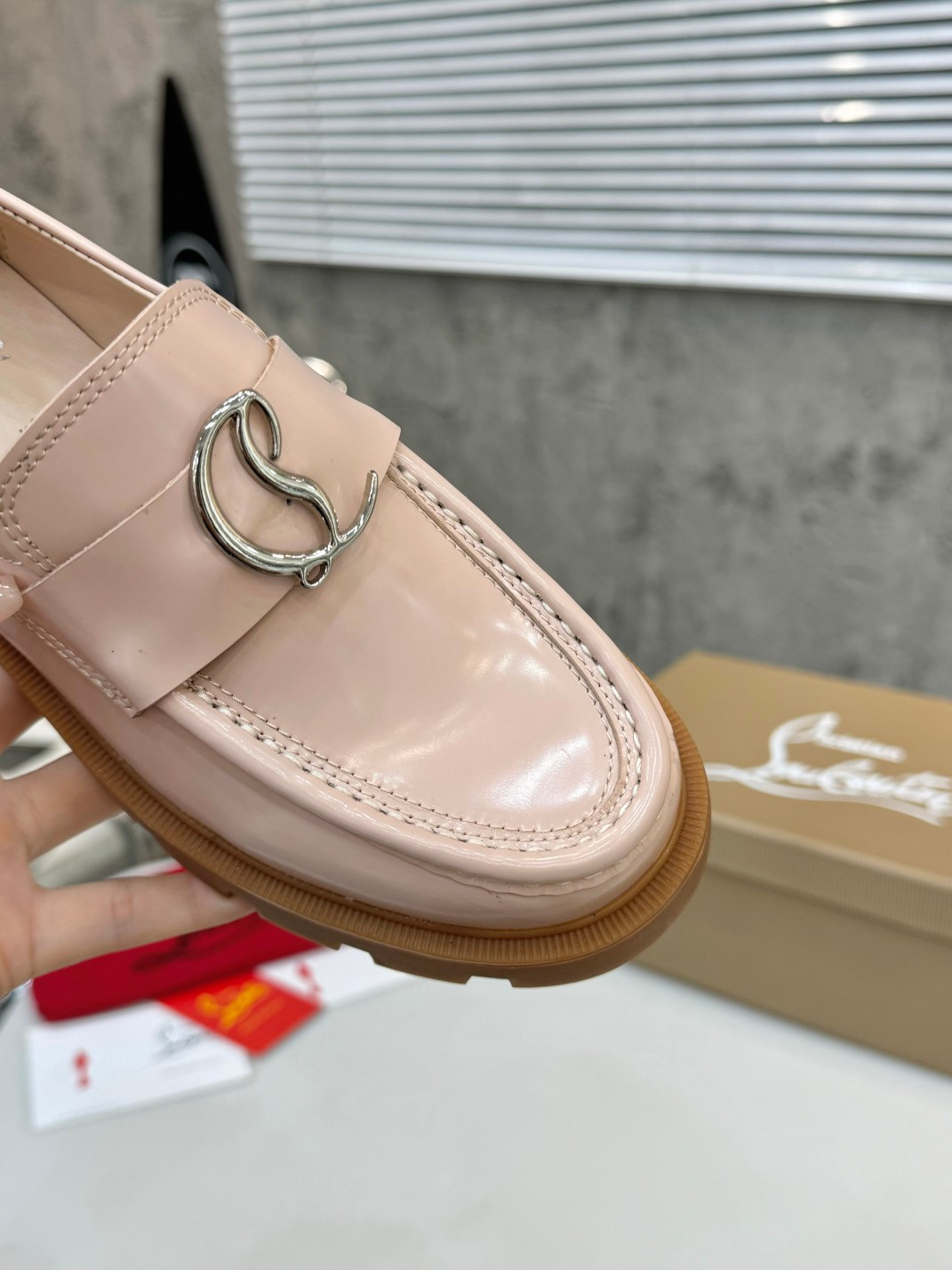 UA Chr1st1an Louboutin(CL) logo design,the latest runway version of the red-soled shoes