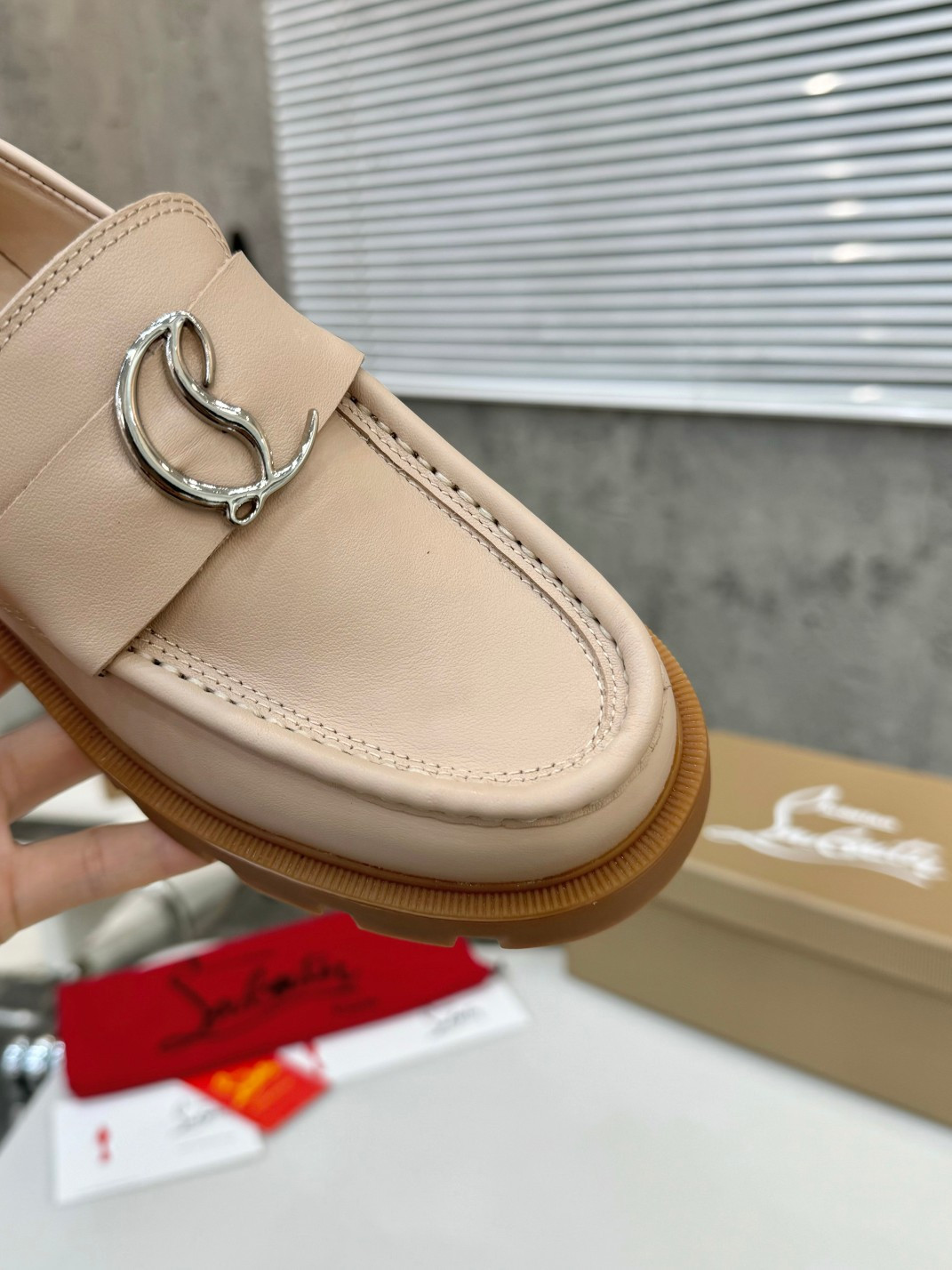 UA Chr1st1an Louboutin(CL) logo design,the latest runway version of the red-soled shoes