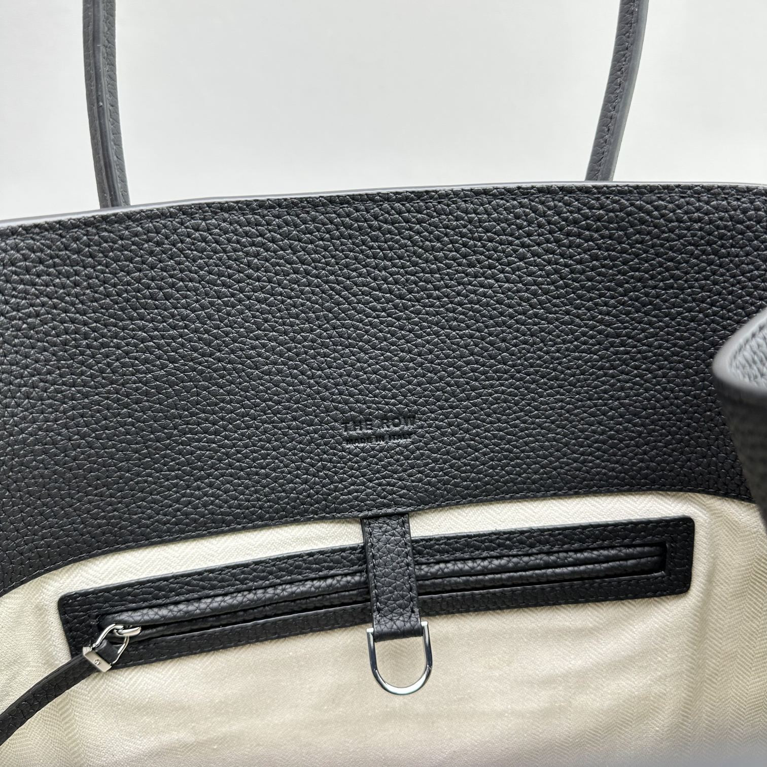 The R0w MARGAUX 17 43x24x30cm