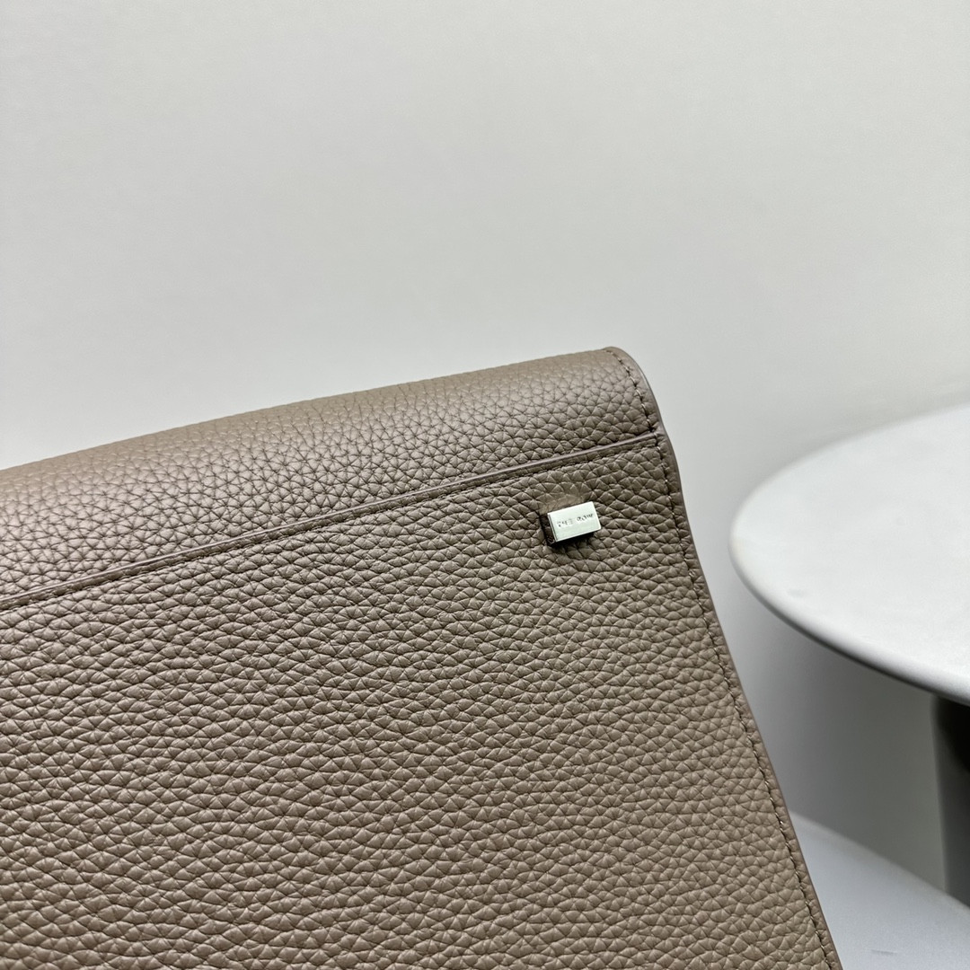 The R0w MARGAUX 17 43x24x30cm