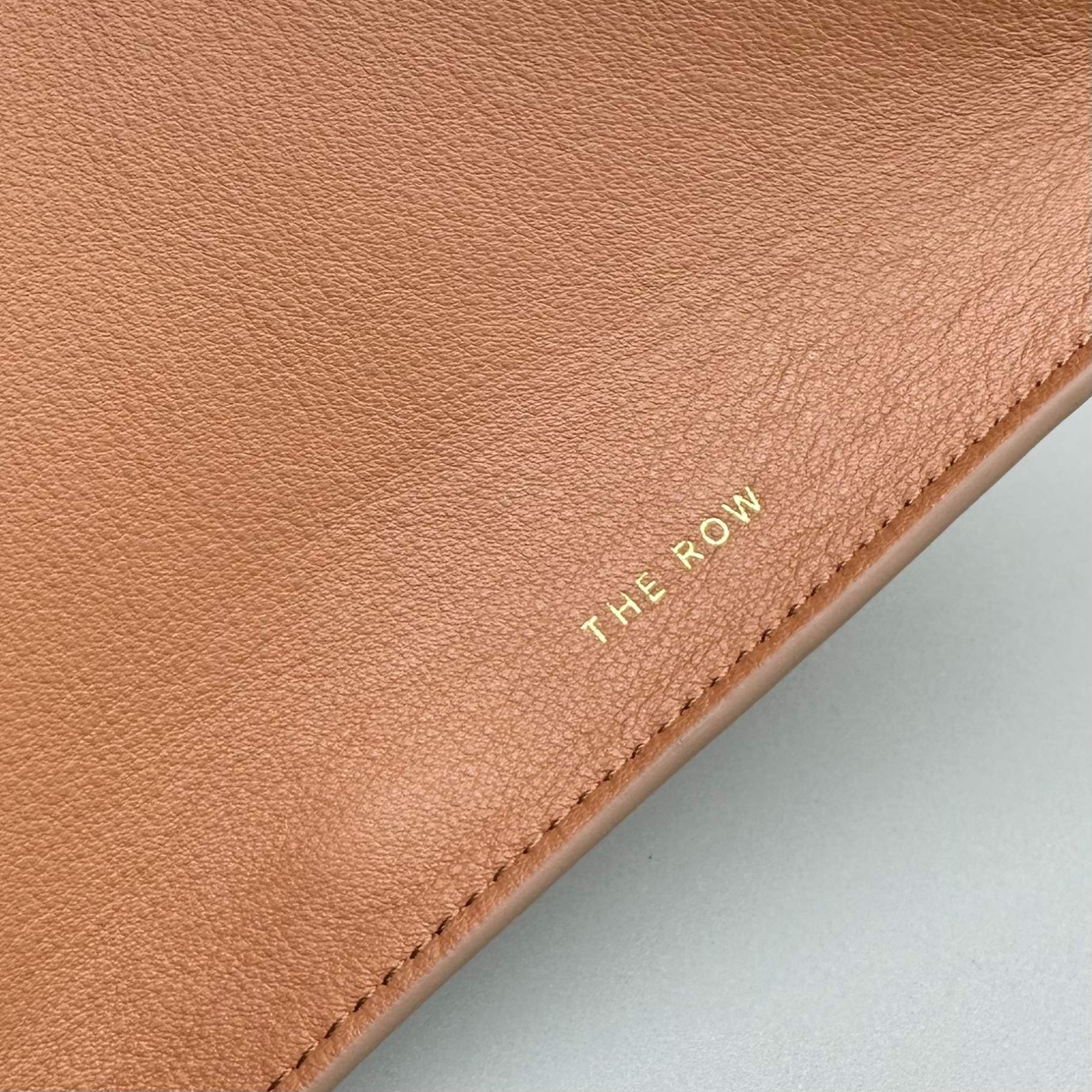 The R0w MARGAUX 17 43x24x30cm