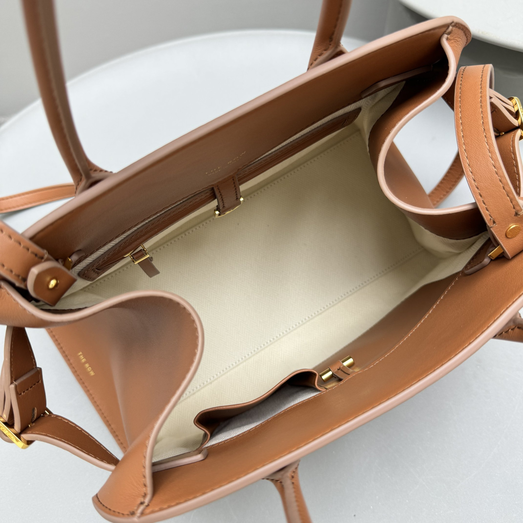 The R0w MARGAUX 12 32x15x25cm