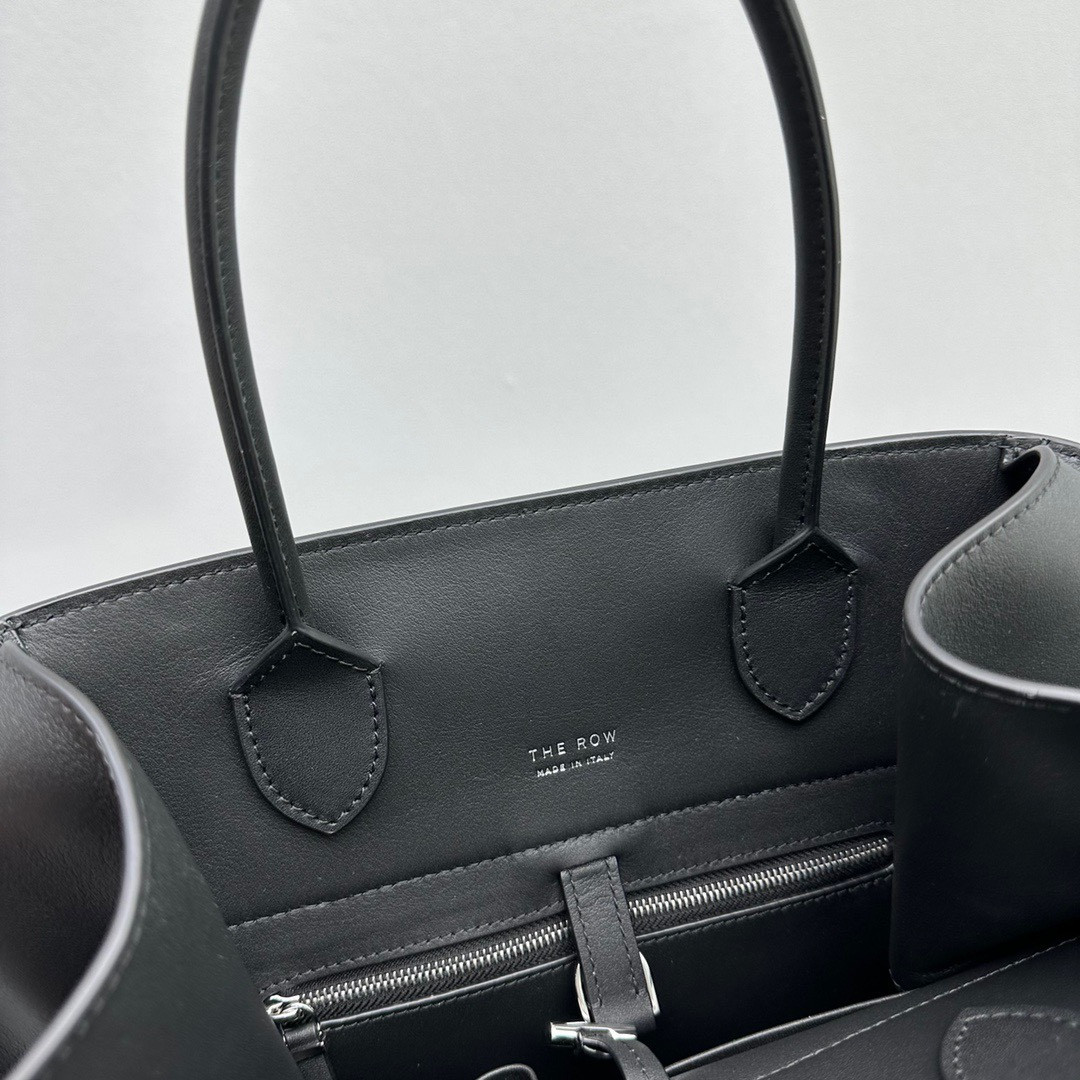 The R0w Margaux belt 15 38.5x16x30cm