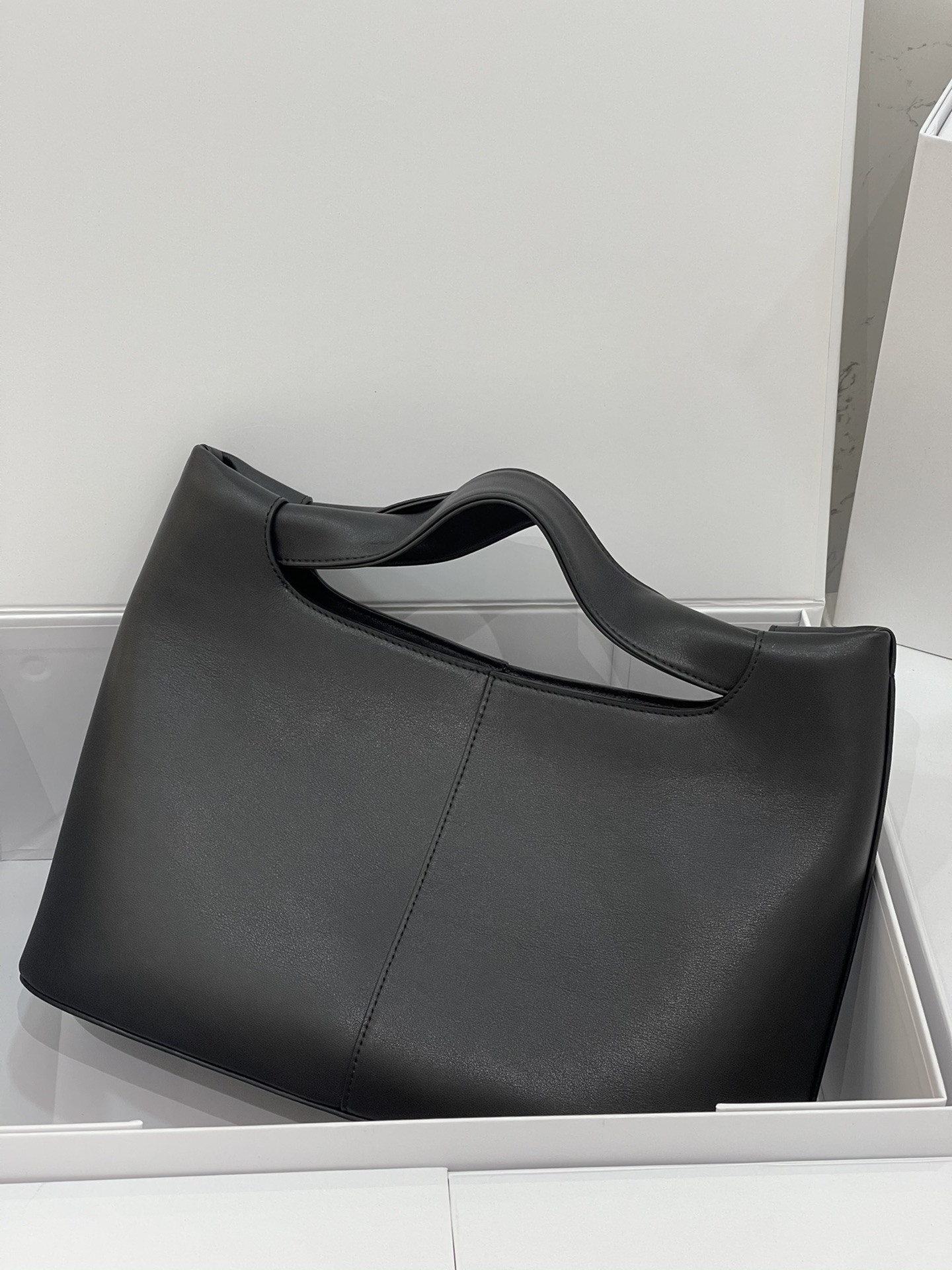 The R0w Camdem  32x23x14cm