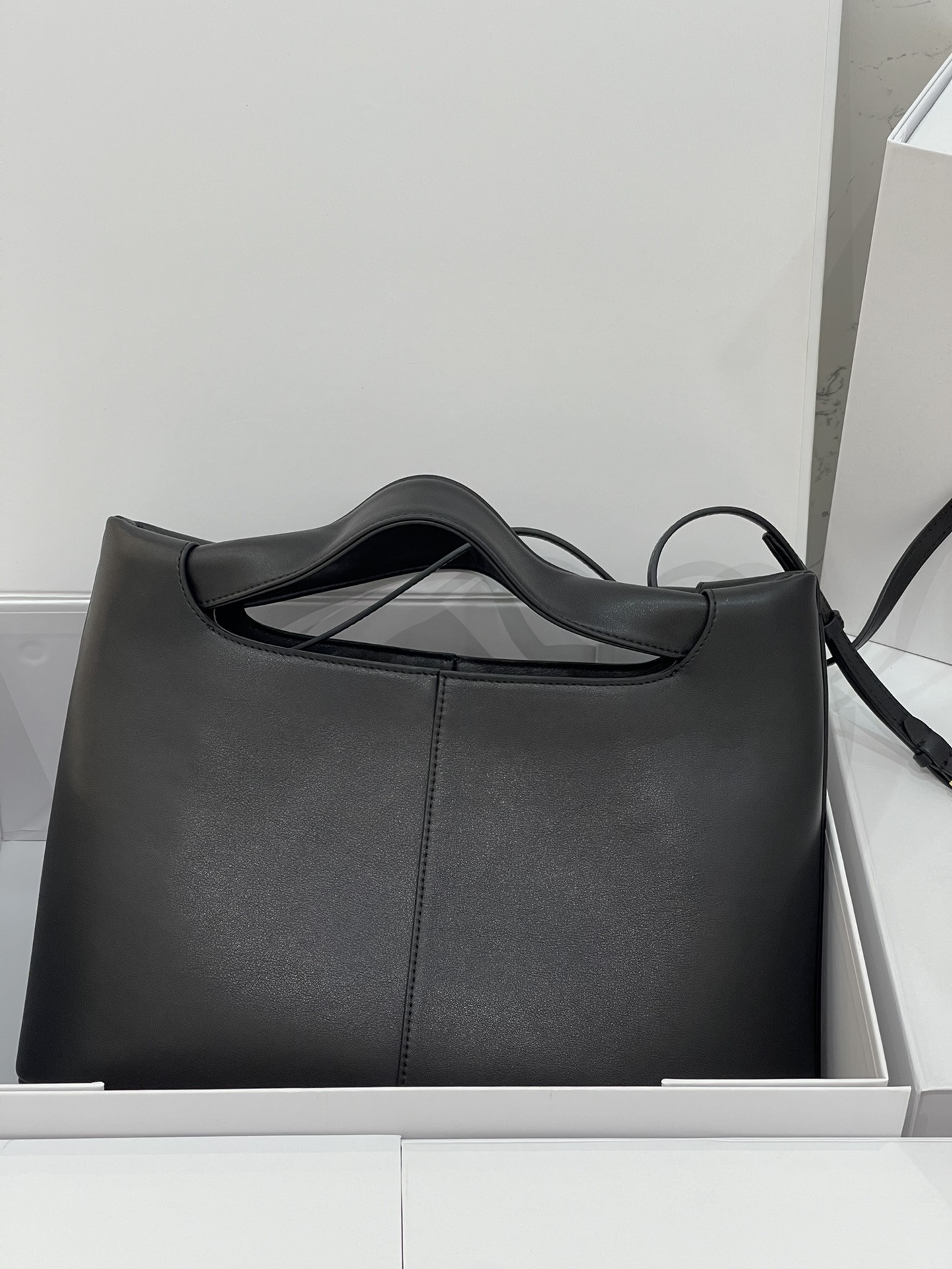 The R0w Camdem  32x23x14cm