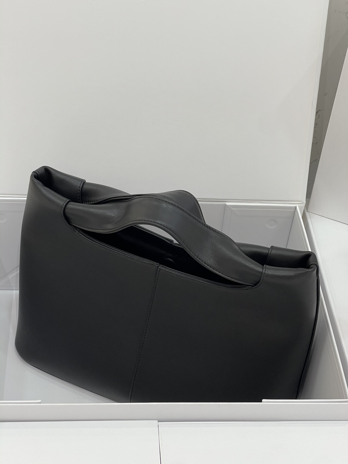 The R0w Camdem  32x23x14cm