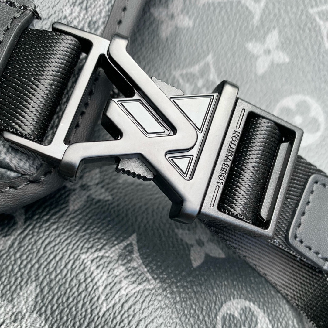 LV Messenger Voyager PM M12517  22.5 x 11 x 33 cm