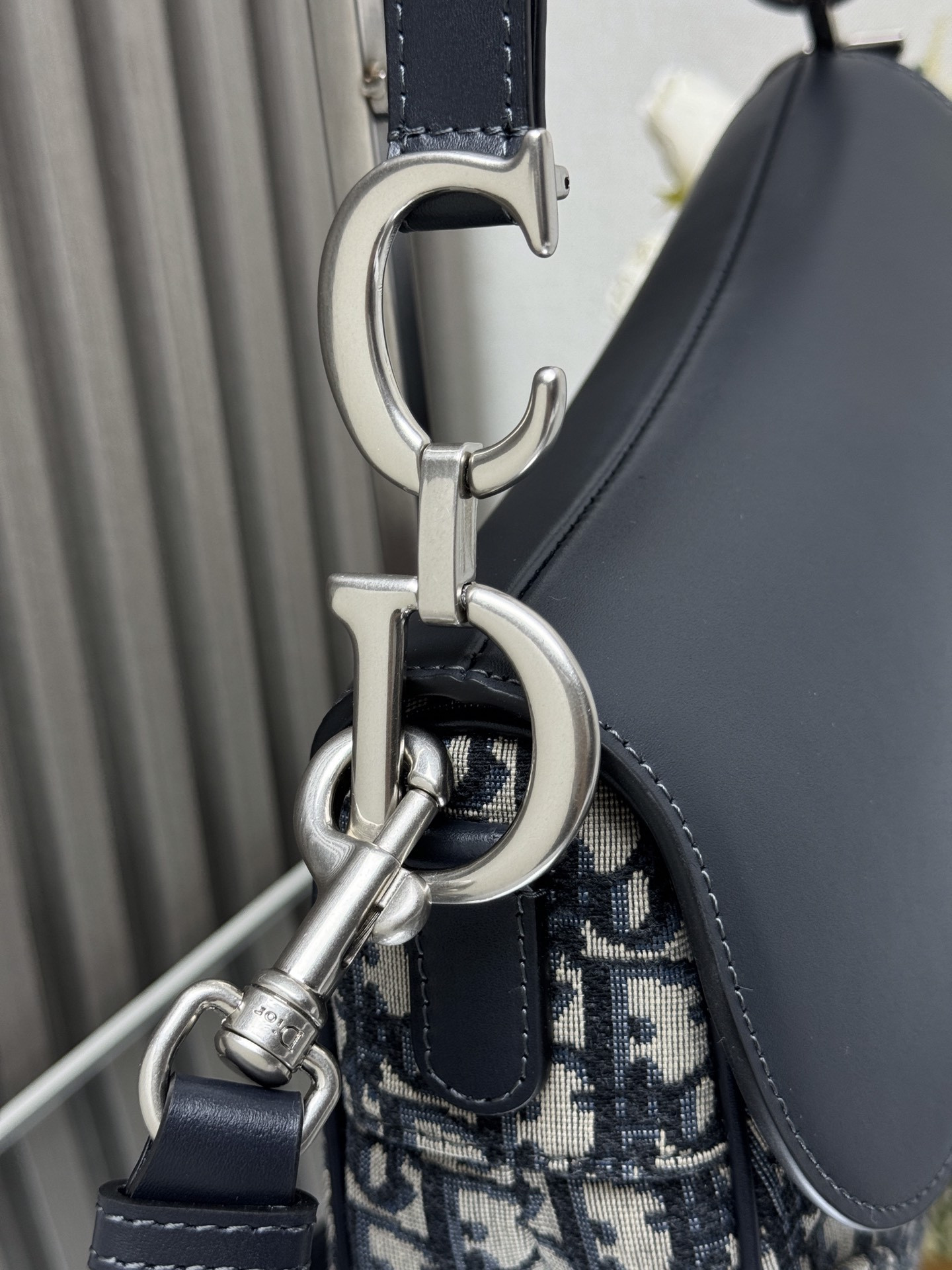 D10r Saddle Bag 25.5 x 20 x 6.5 cm