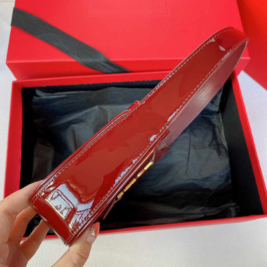 Y51 LE 5 À 7 Mini (Patent Leather) 19 x 11.5 x 4.5 CM