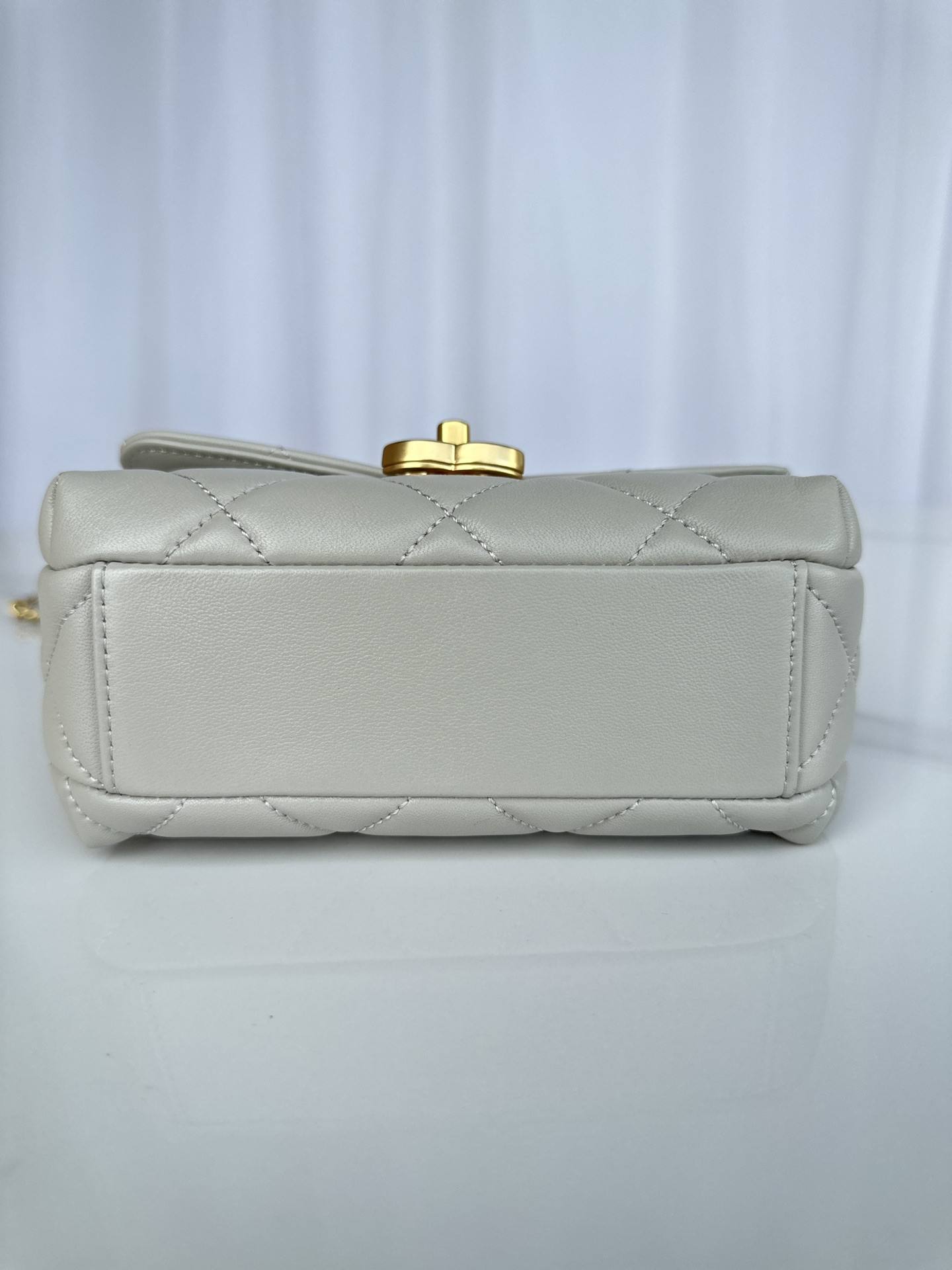Ch**el Mini Flap Bag 19x12.5x8cm