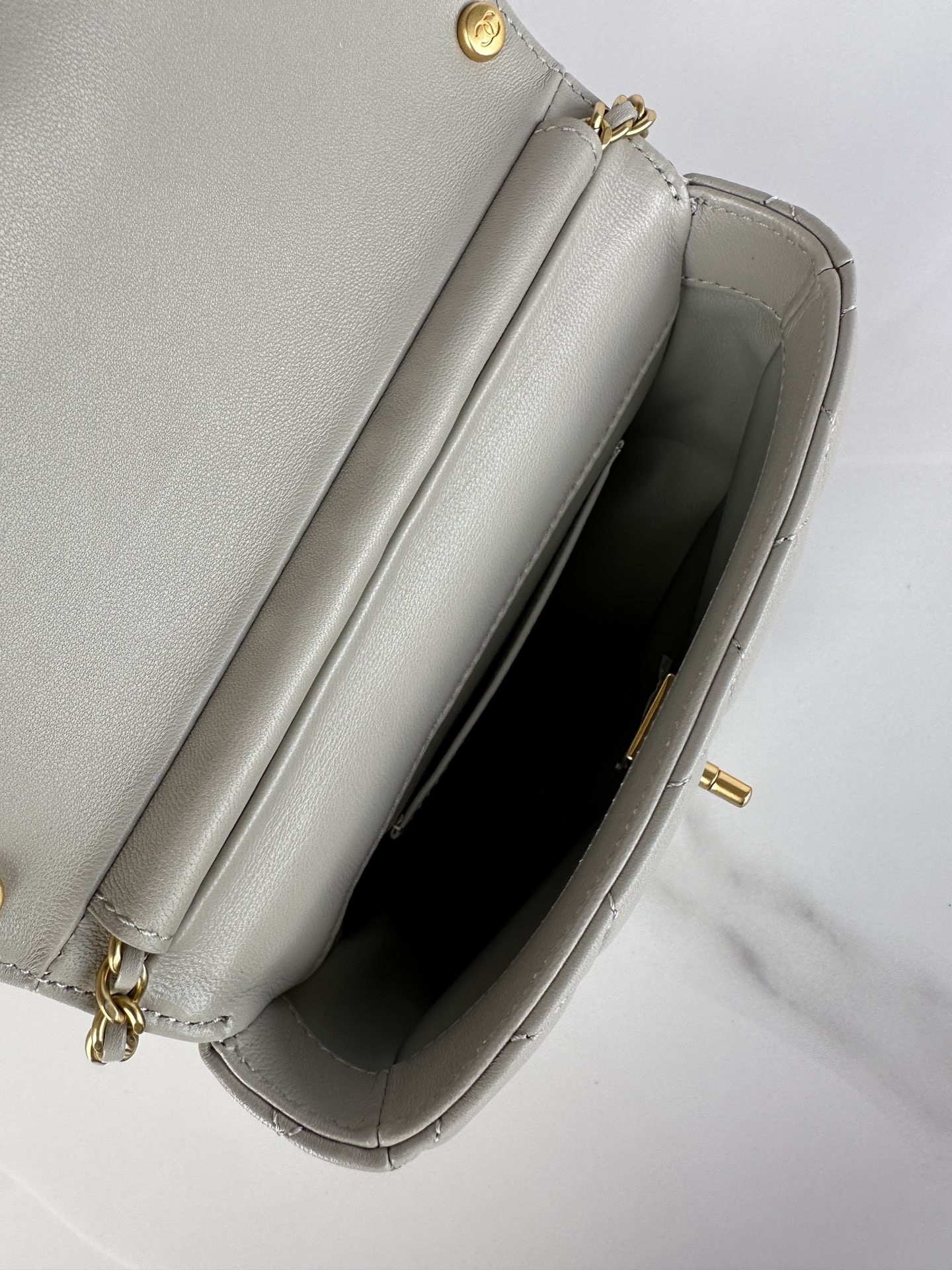 Ch**el Mini Flap Bag 19x12.5x8cm