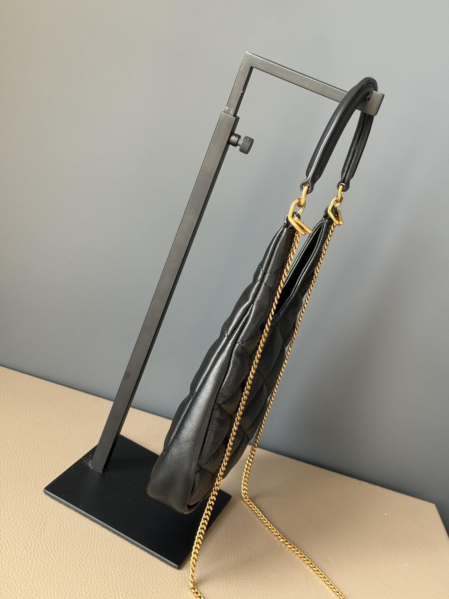 Y51 SADE hobo in lambskin 19 X 21 X 4 CM