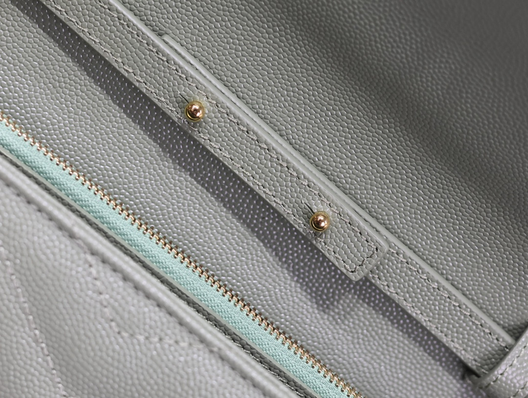 Y51 Cassandra Monogram Classic Chain Wallet in Grained Poudre Leather 22.5 x 14 x 4cm