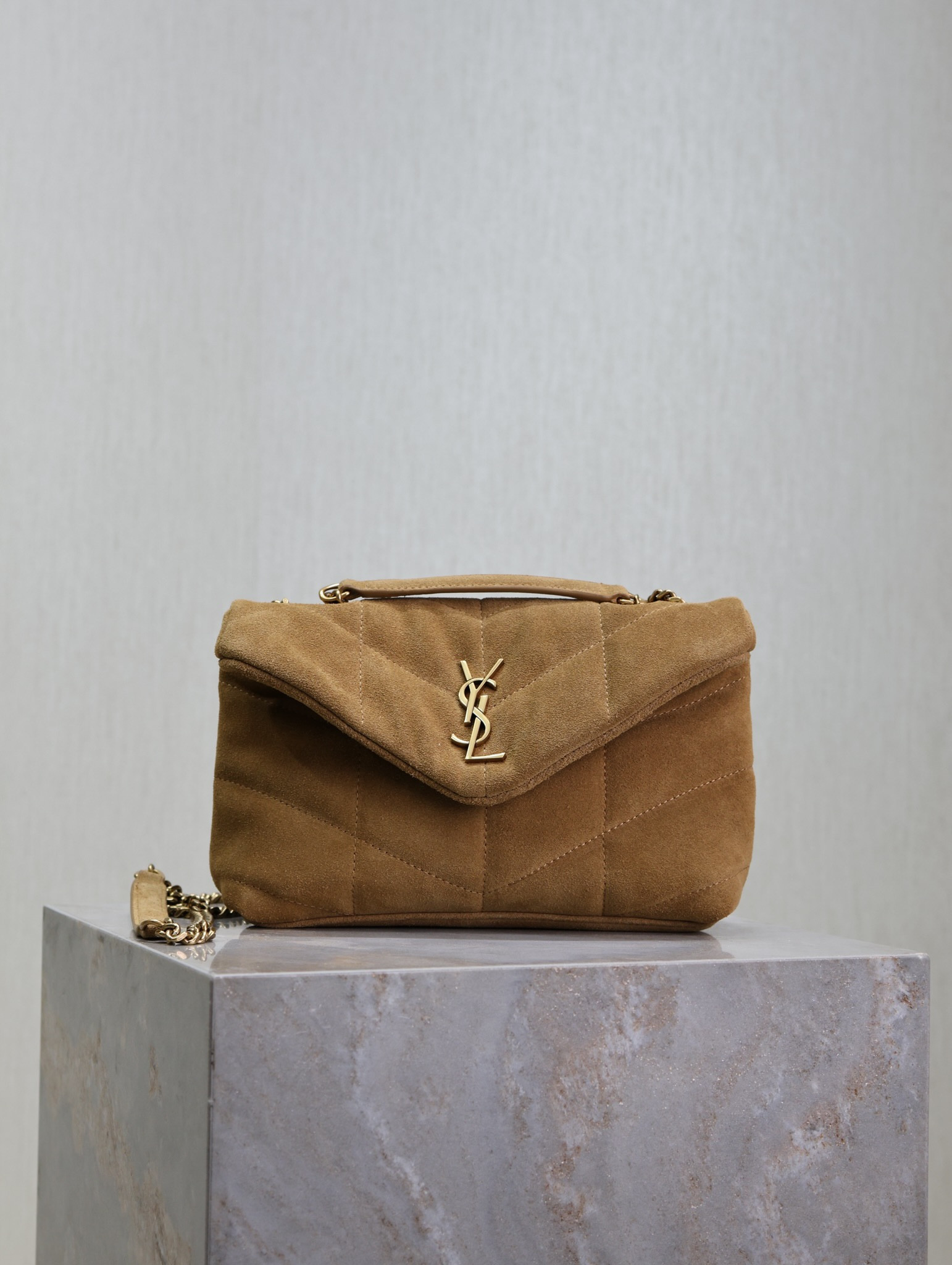 Y51 Loulou Mini Puffer (Suede)  23×15.5×8.5cm