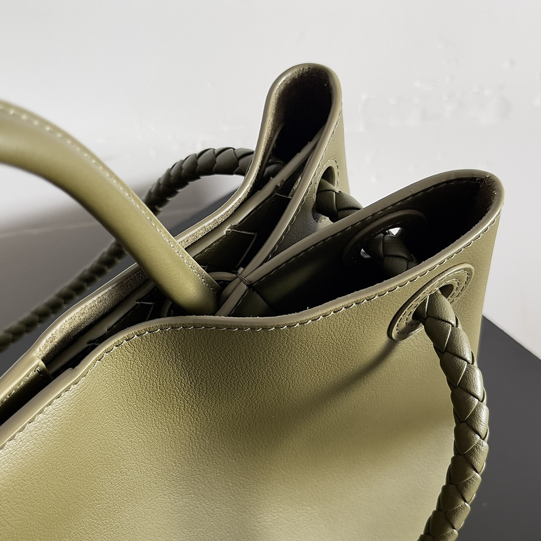 B0tt*ga Ven*ta Medium Andiamo 32x25x11CM