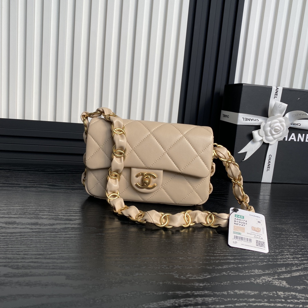 Ch**el FALL-WINTER 2024-25 SMALL FLAP BAG 13x21x7cm