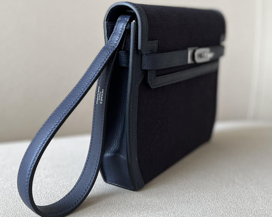 Hermès Kelly Depeches 25x18.5x4.5cm