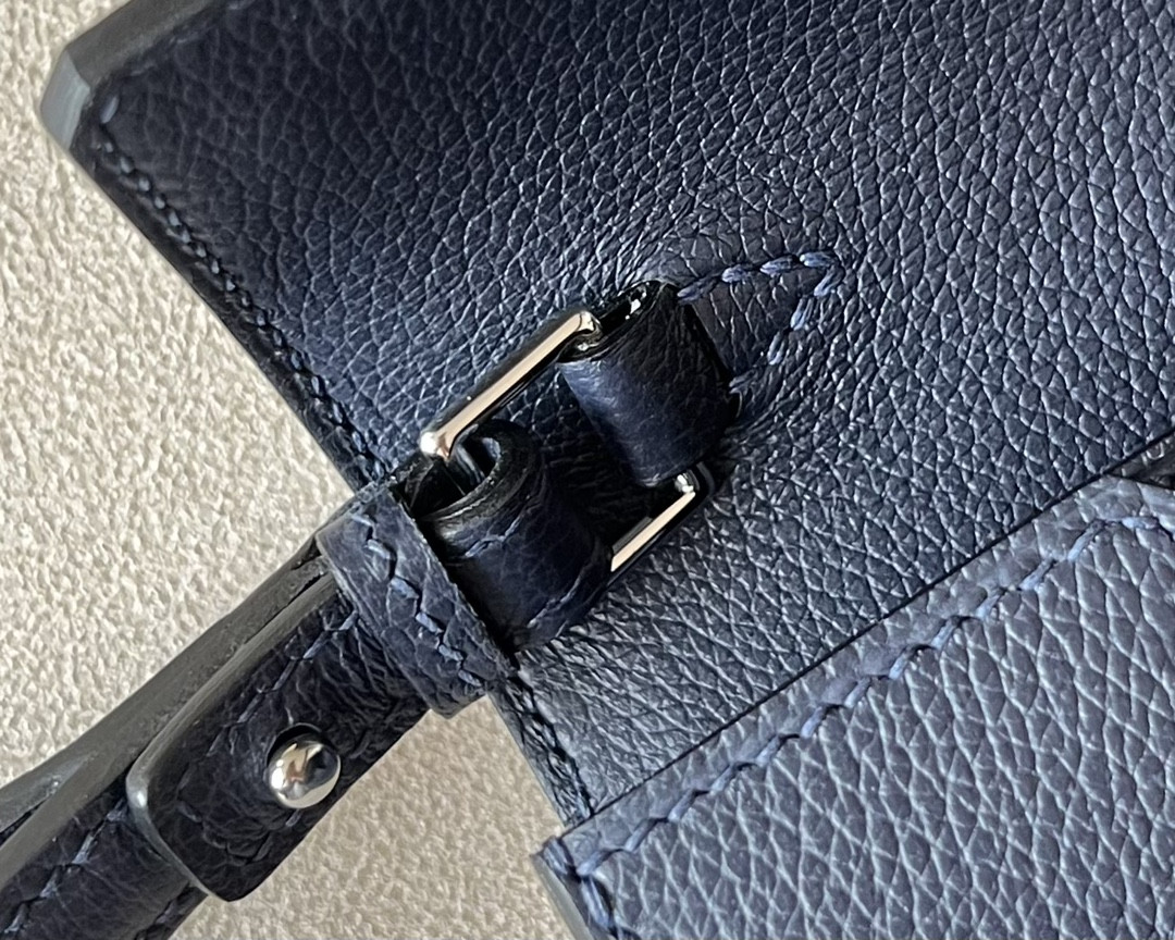 Hermès Kelly Depeches 25x18.5x4.5cm