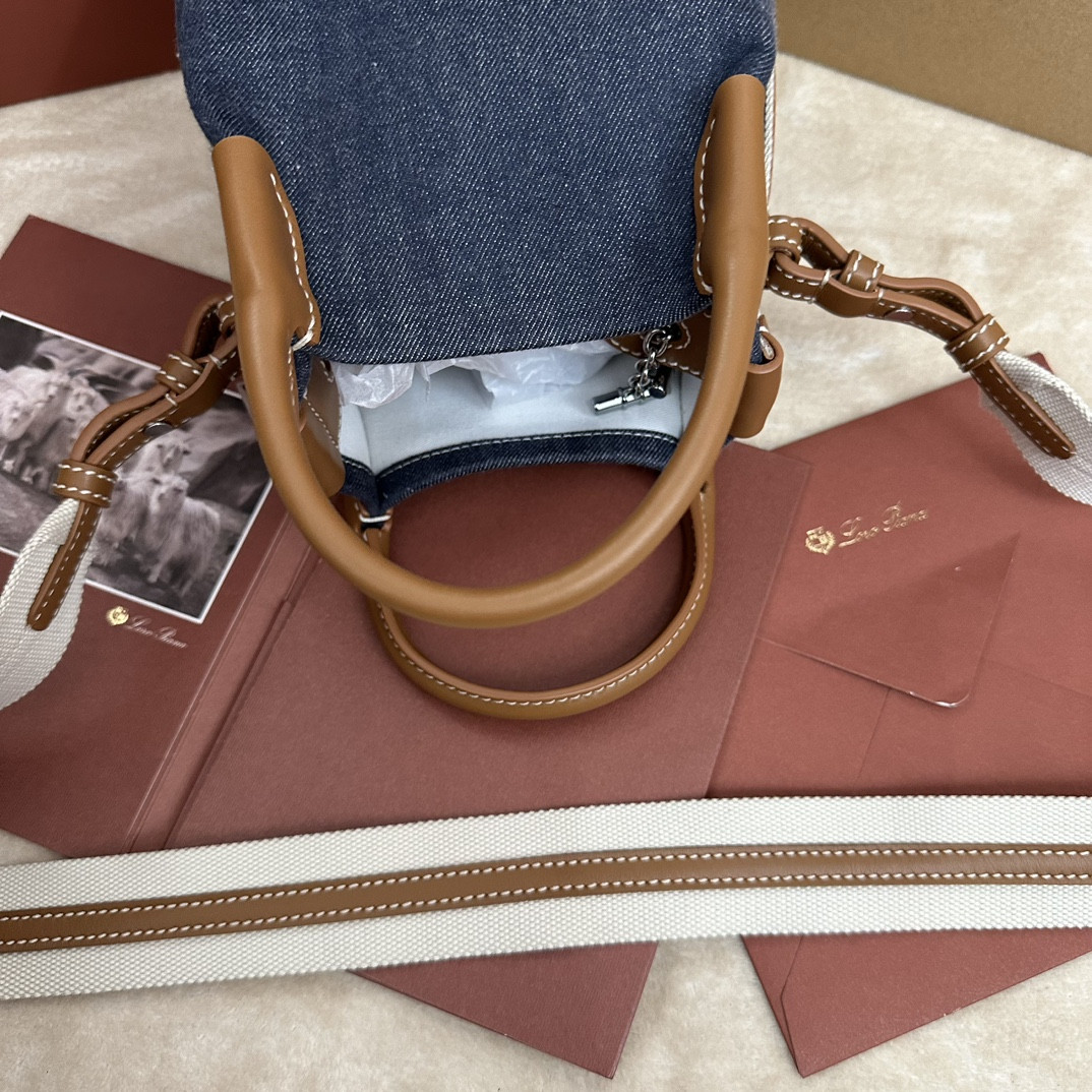 L0r0 P1ana Micro Bale Cotton bag 23x16x14cm