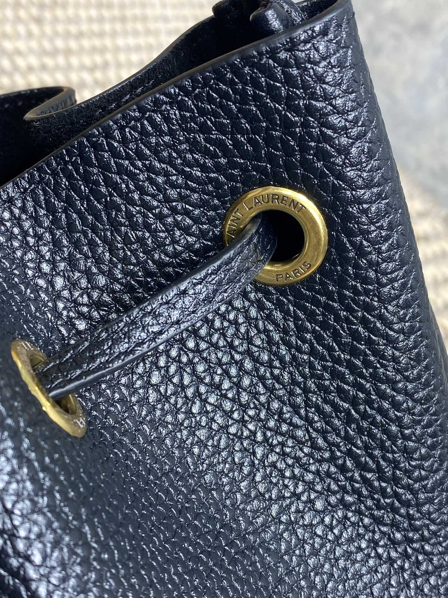 Y51 PARIS VII small hobo in grained leather 30X25X3cm