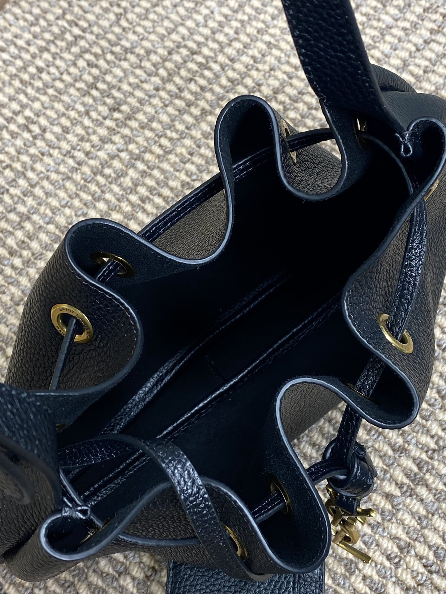 Y51 PARIS VII small hobo in grained leather 30X25X3cm