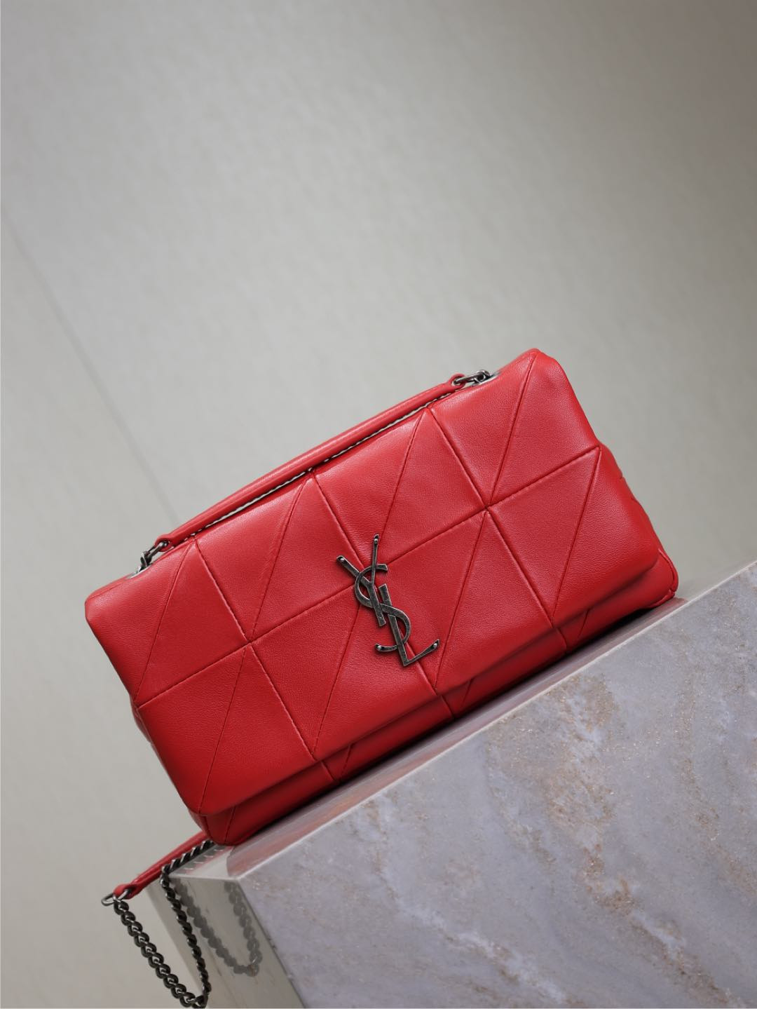 Y51 Jamie Medium 25x15x7.5cm