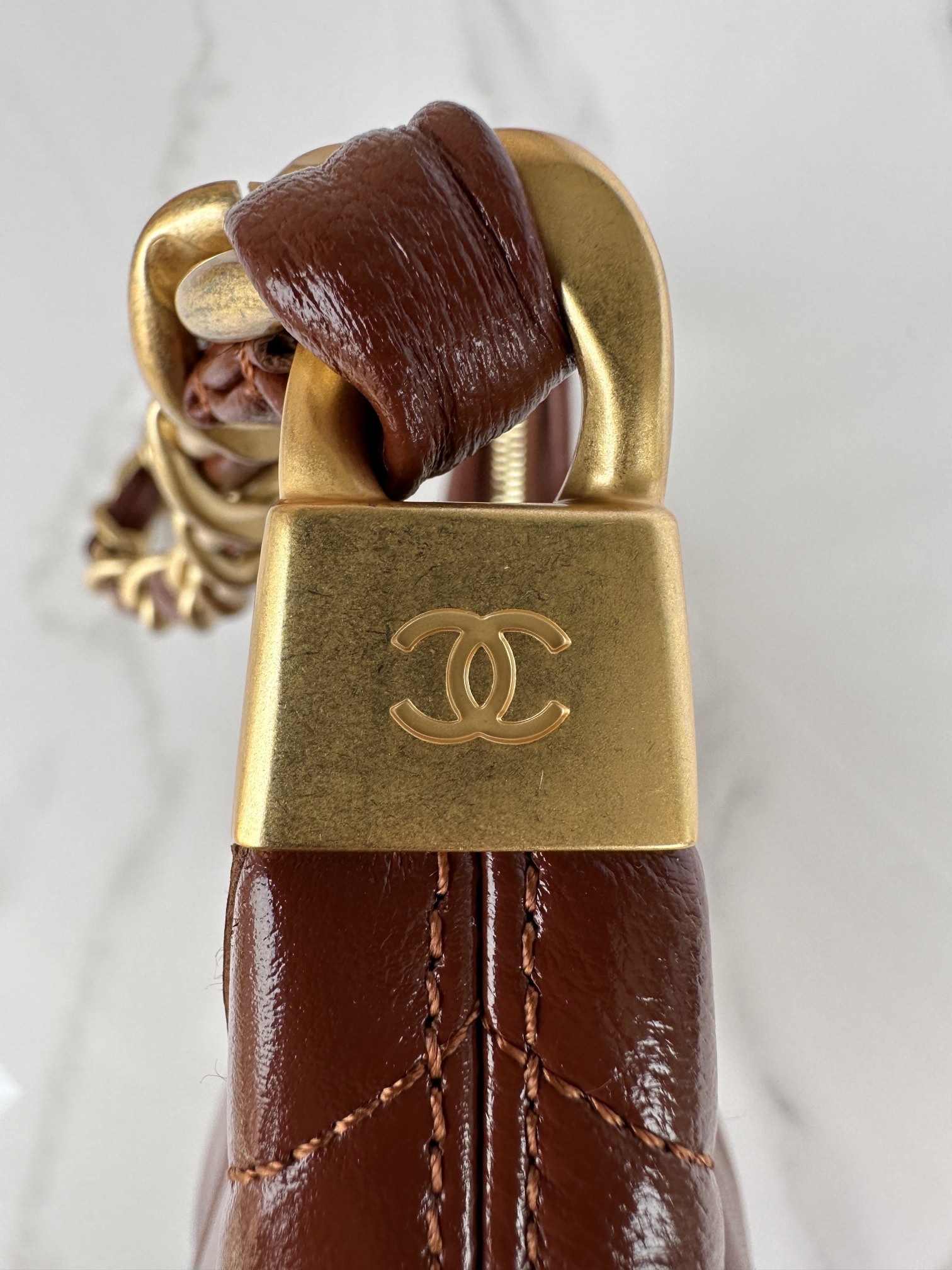 Ch**el Hobo Handbag 22×22×9cm