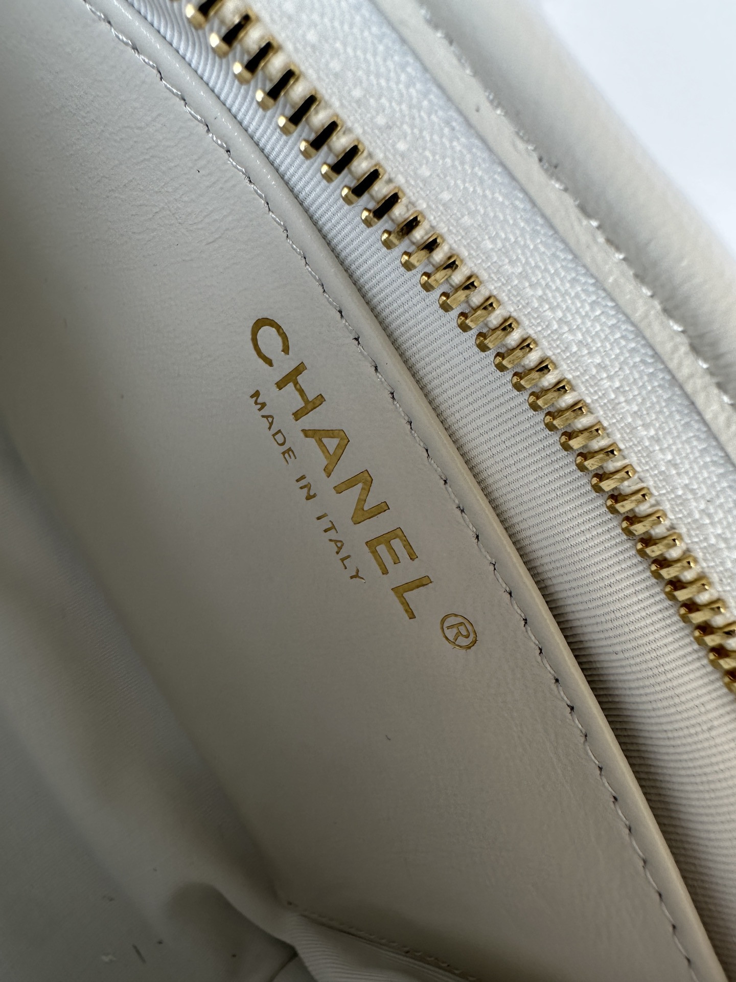 Ch**el Hobo Handbag 22×22×9cm