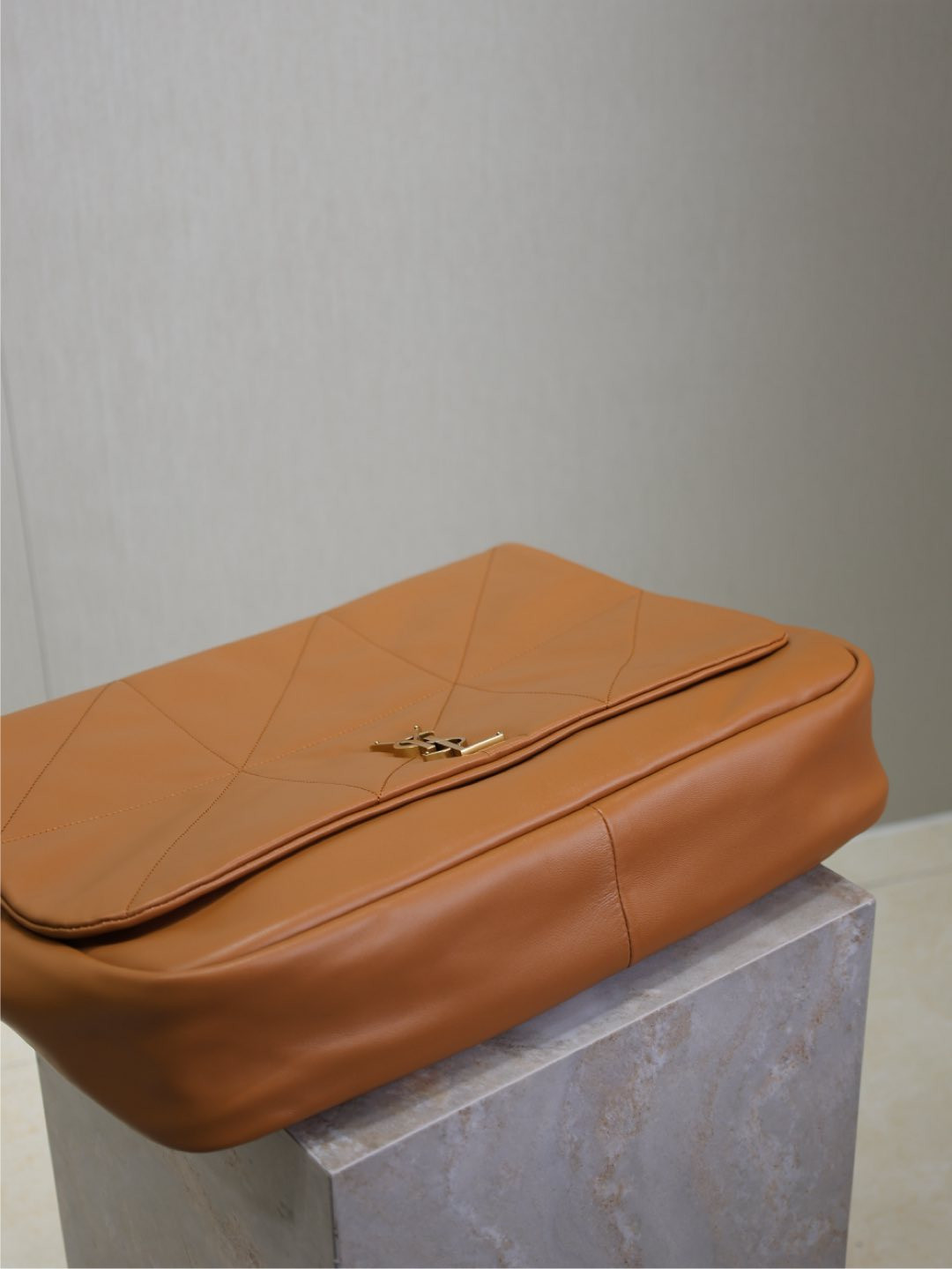 Y51 large jamie 4.3 in lambskin 43x29x9cm