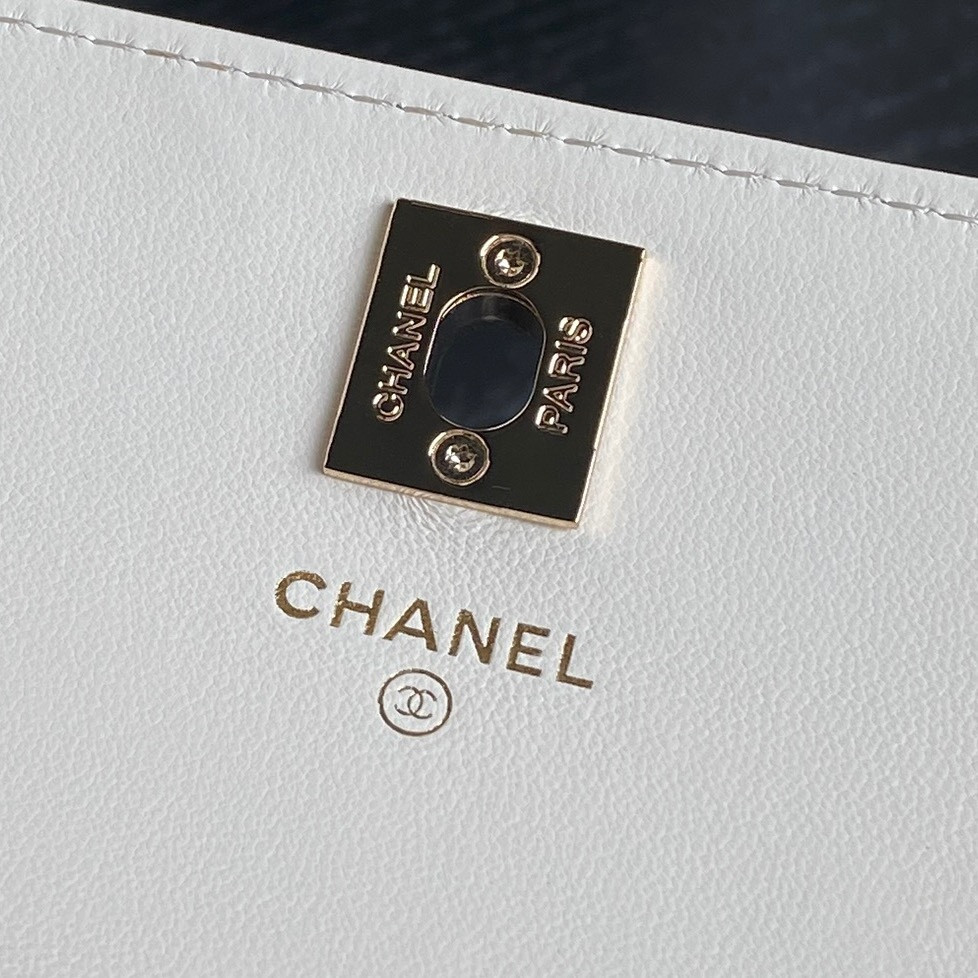 Ch**el 24B trendy cc 18.5x12x4cm