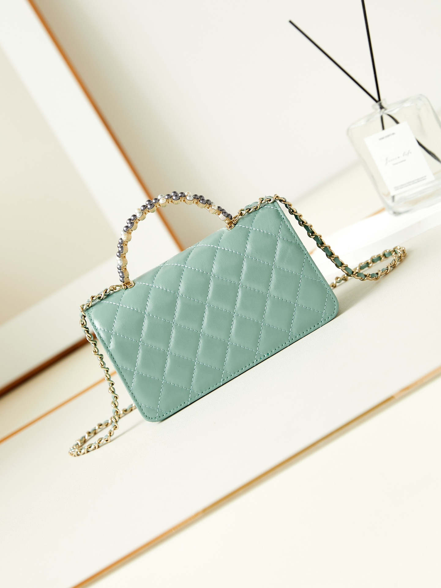 Ch**el 24P woc CLASSIC WALLET ON CHAIN 11x18.5x6cm