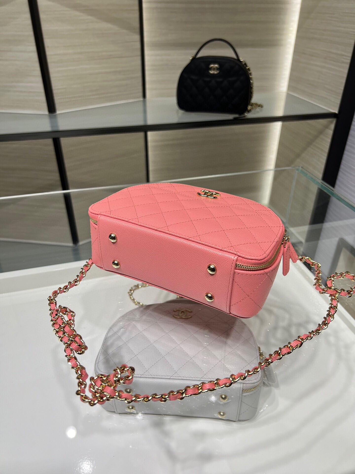 Ch**el 25C Chain shell bag 18X16X6cm