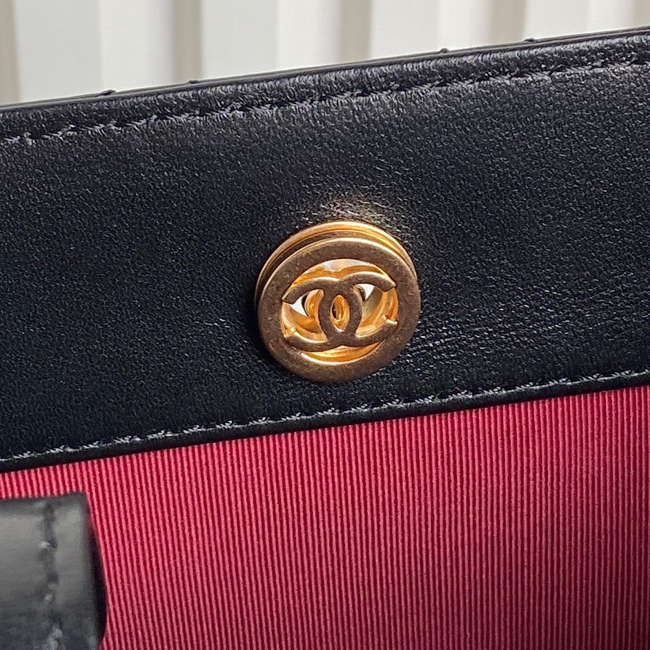 Ch**el Shopping Bag Lambskin 24×32×12cm