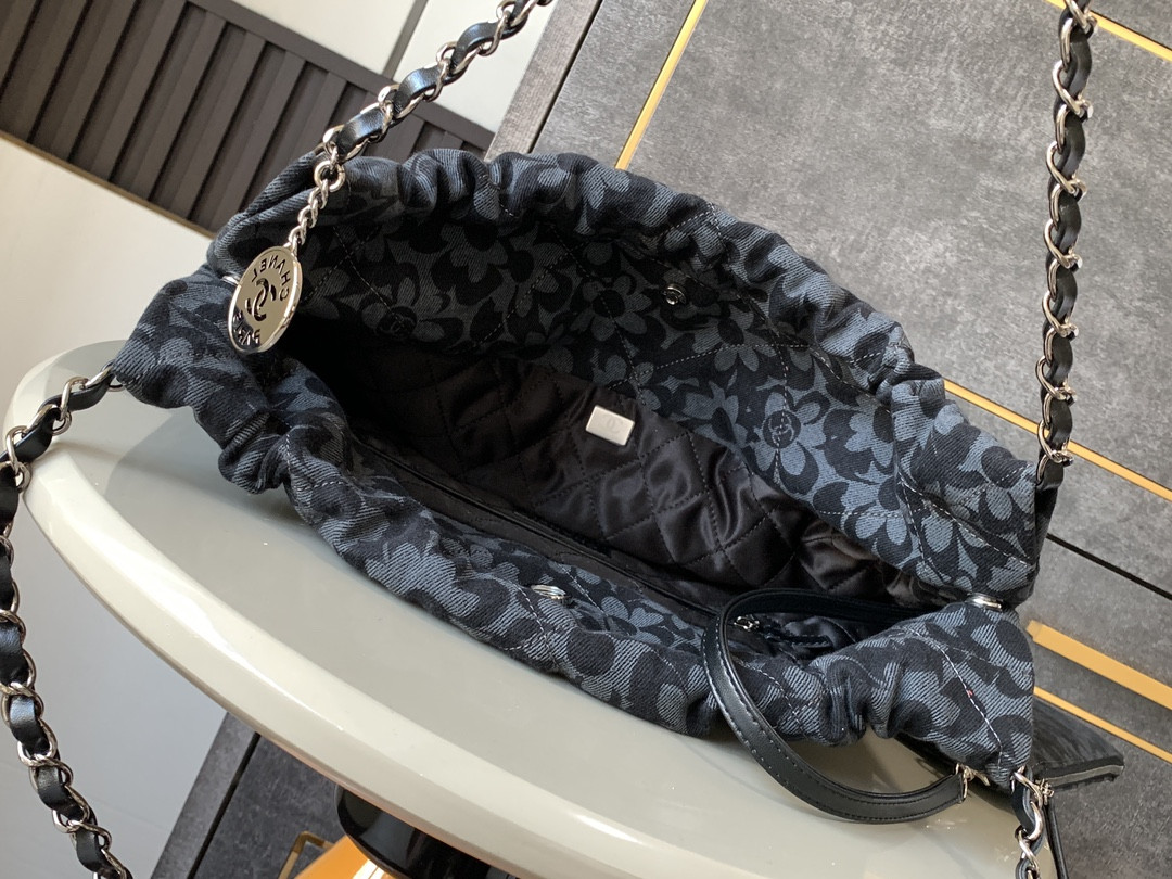 Ch**el 22 HANDBAG 39×42×8cm