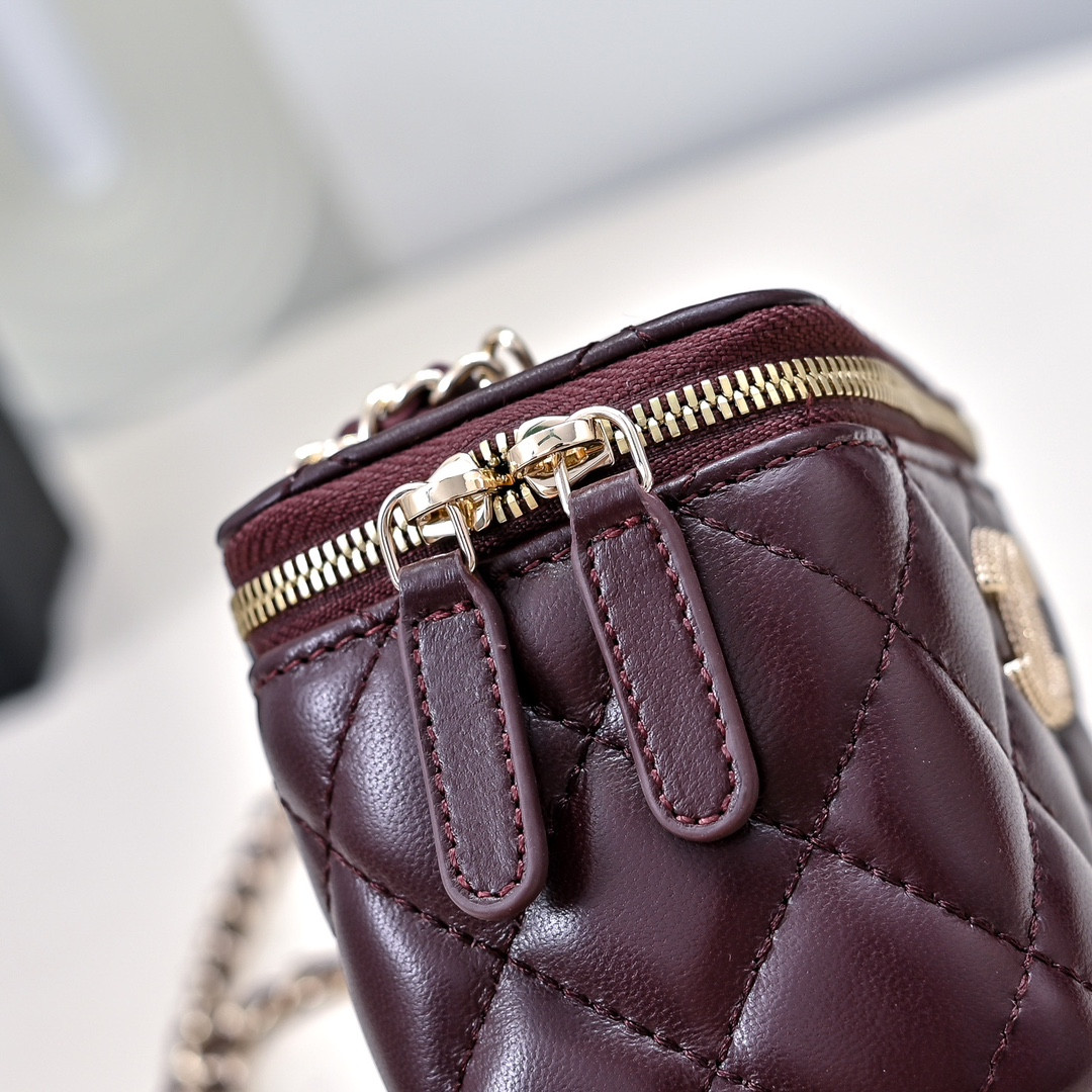 Ch**el Small Vanity with Chain 8.5x11x7cm