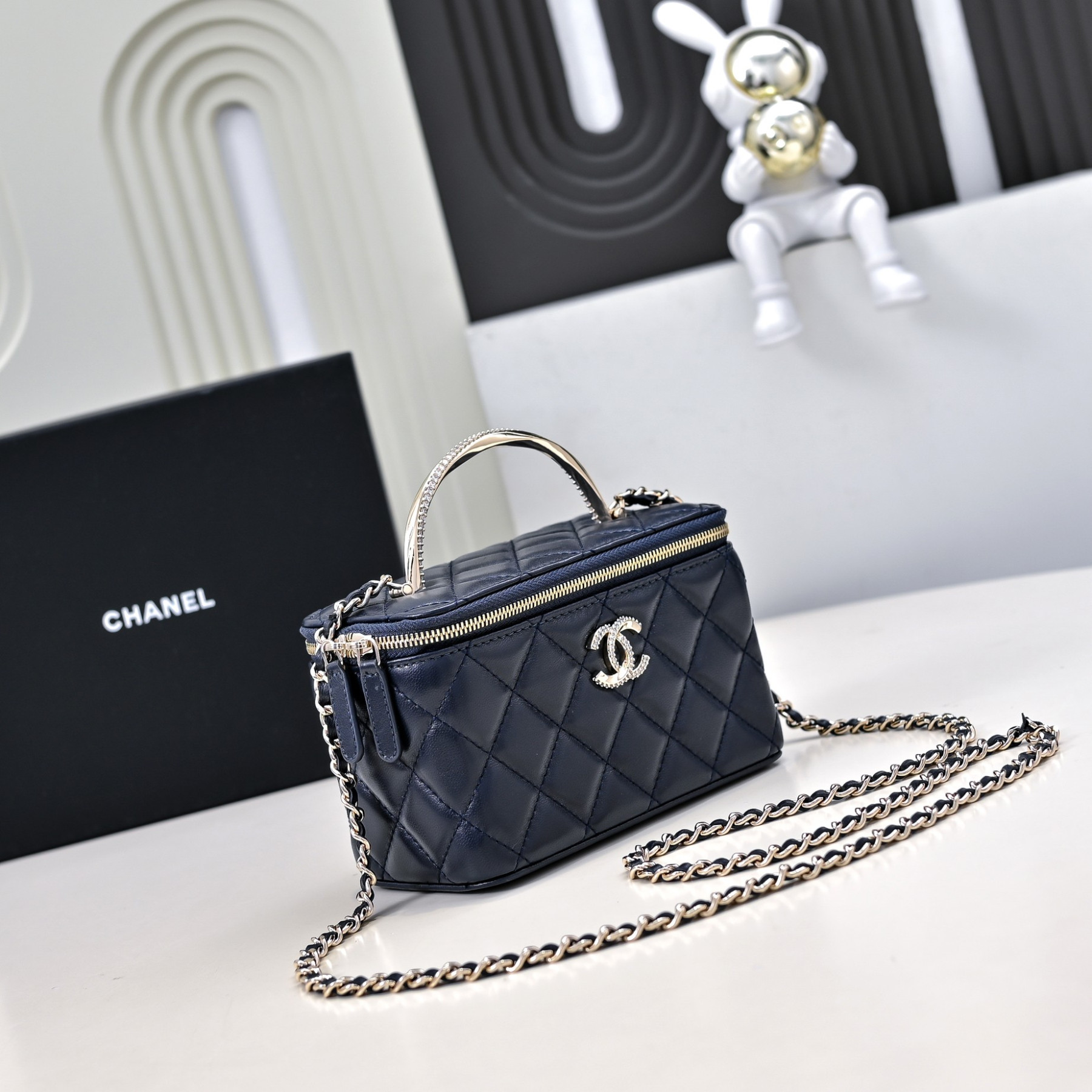Ch**el Clutch With Chain 17cm